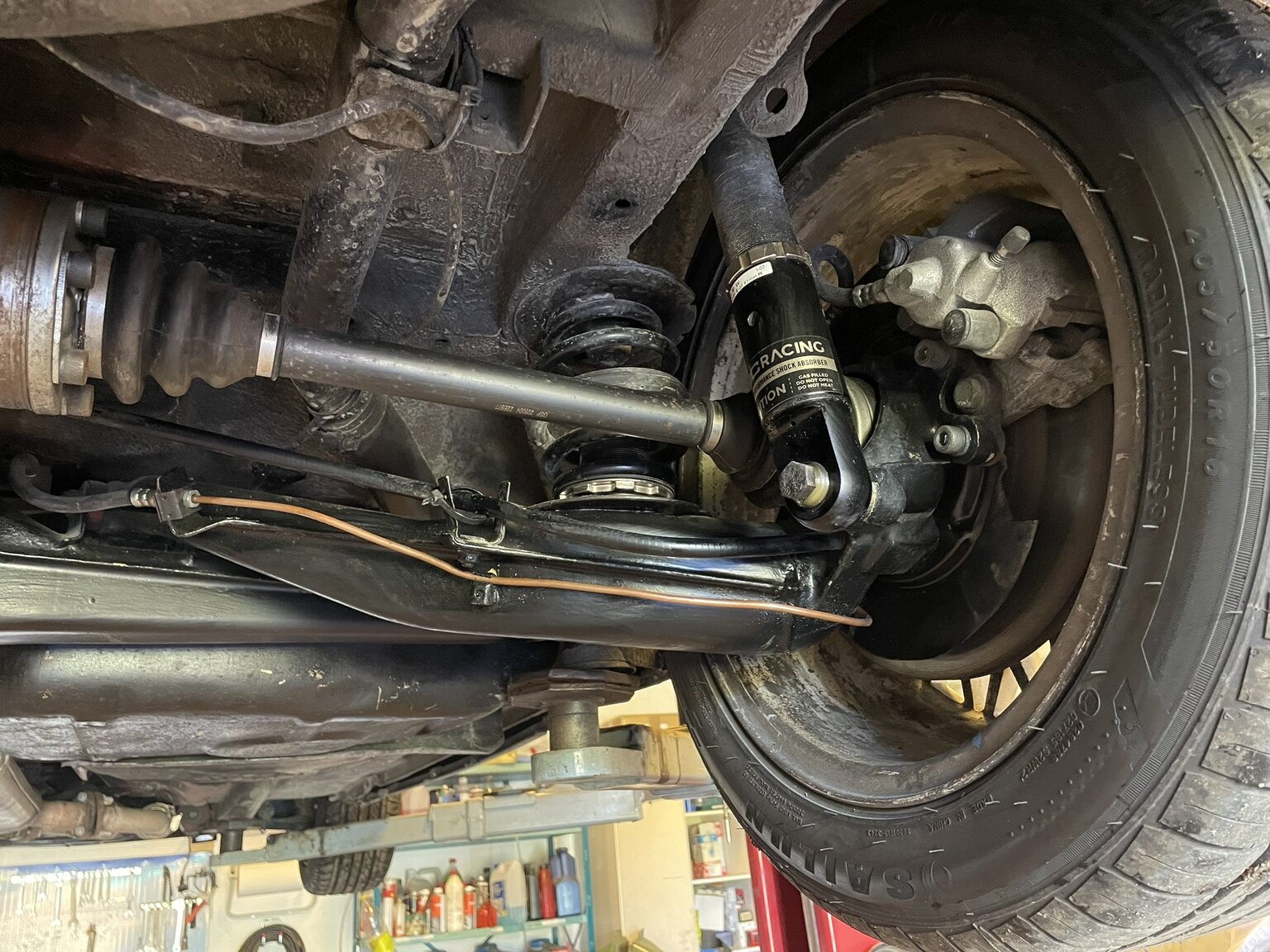 Image of 1987 BMW 320i mechanics