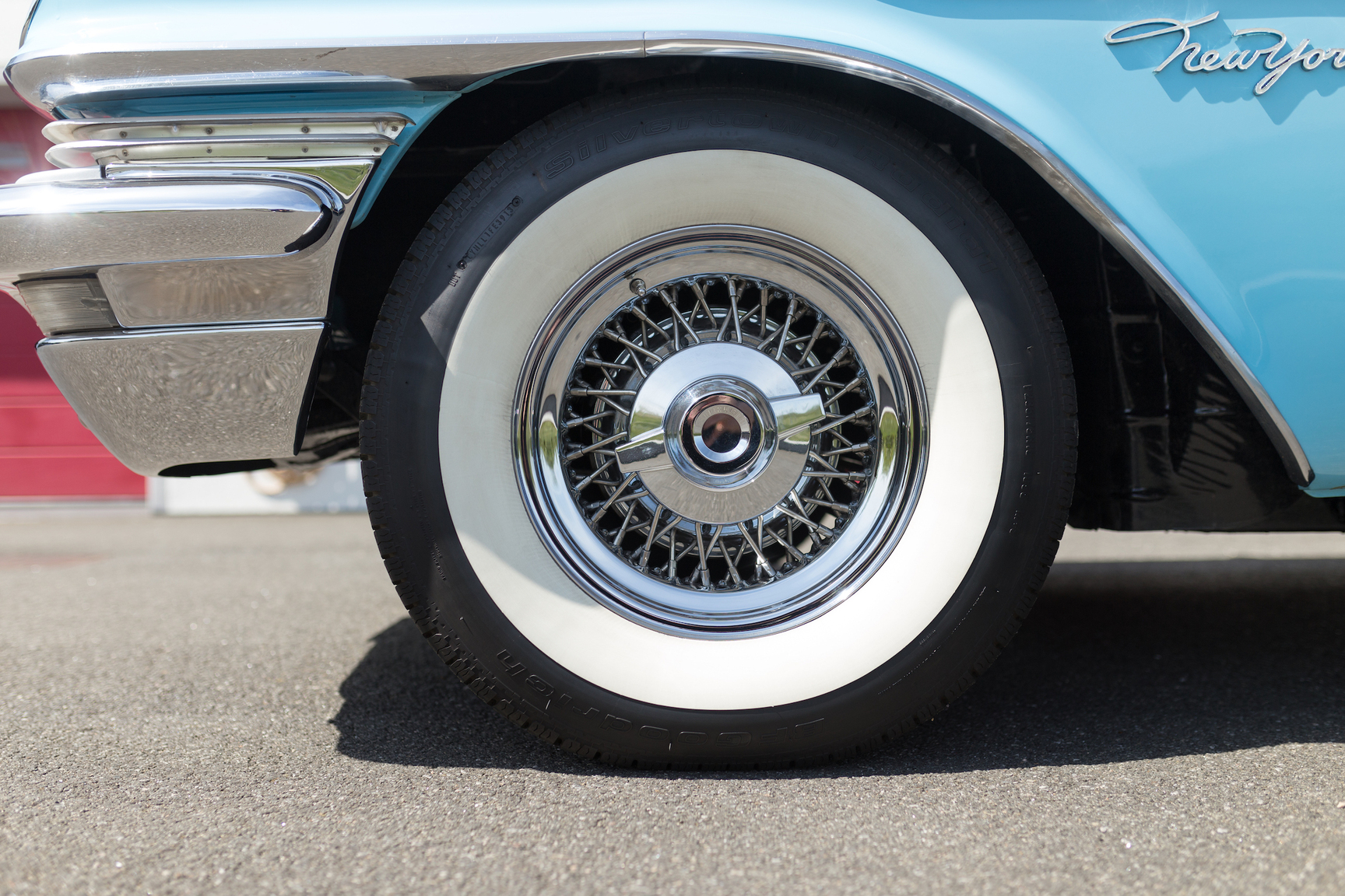 Exteriörbild på 1957 Chrysler New Yorker