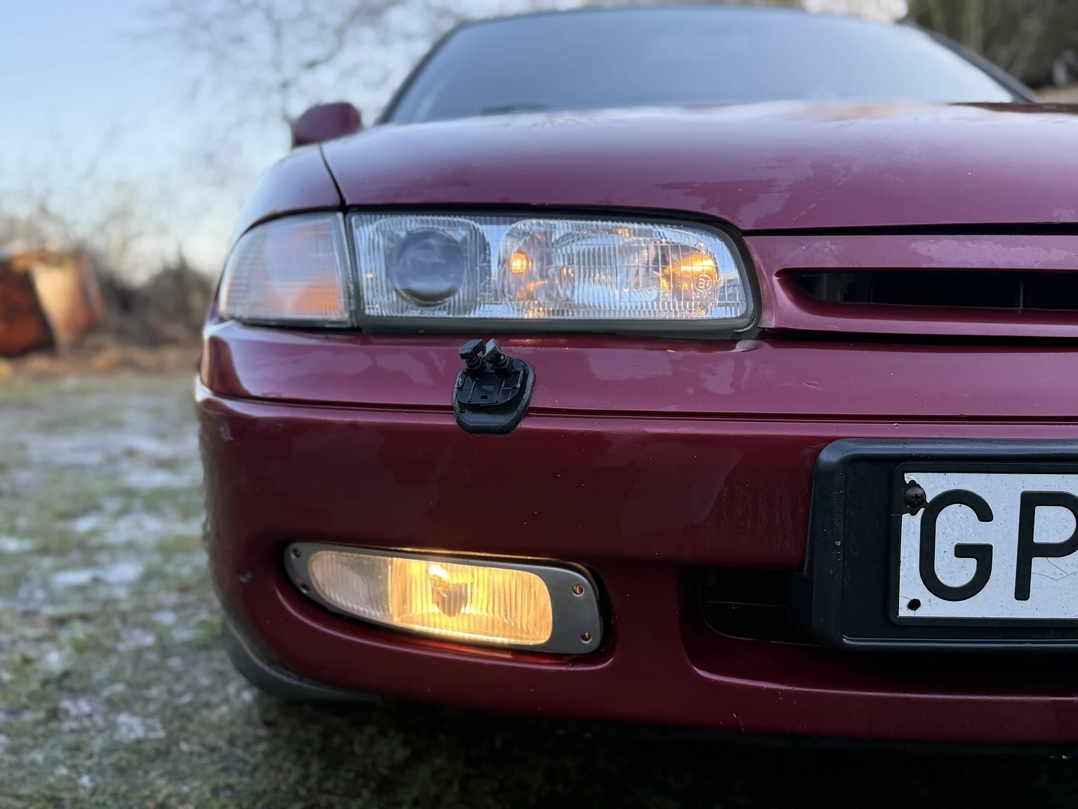 Exteriörbild på 1992 Mazda 626 Hatchback 2.5 V6 Automatic (30)
