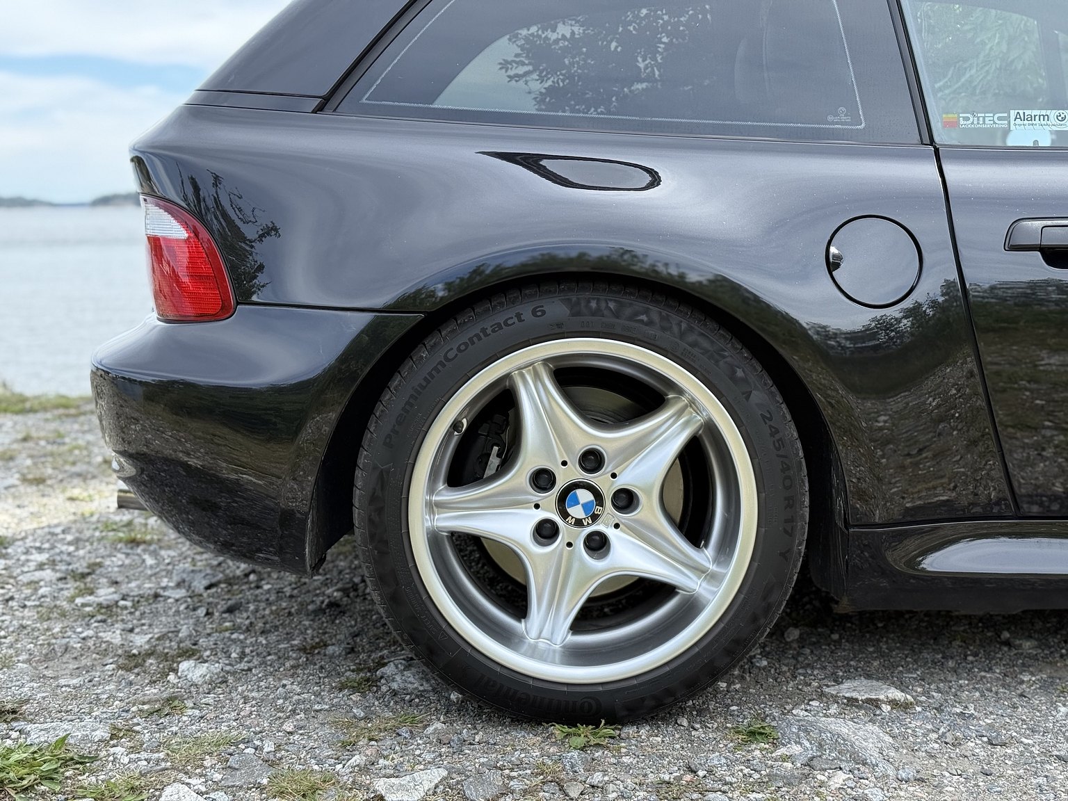 Exterior image of 1999 BMW Z3 M Coupé