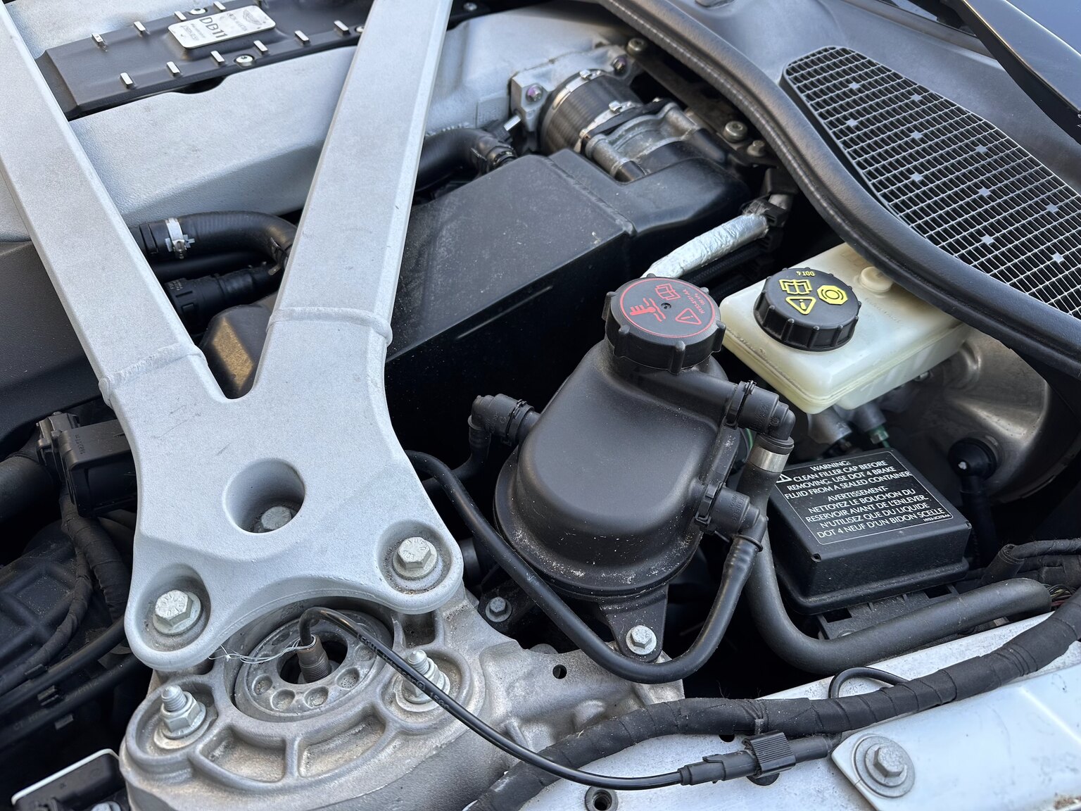 Image of 2018 Aston Martin DB11 mechanics