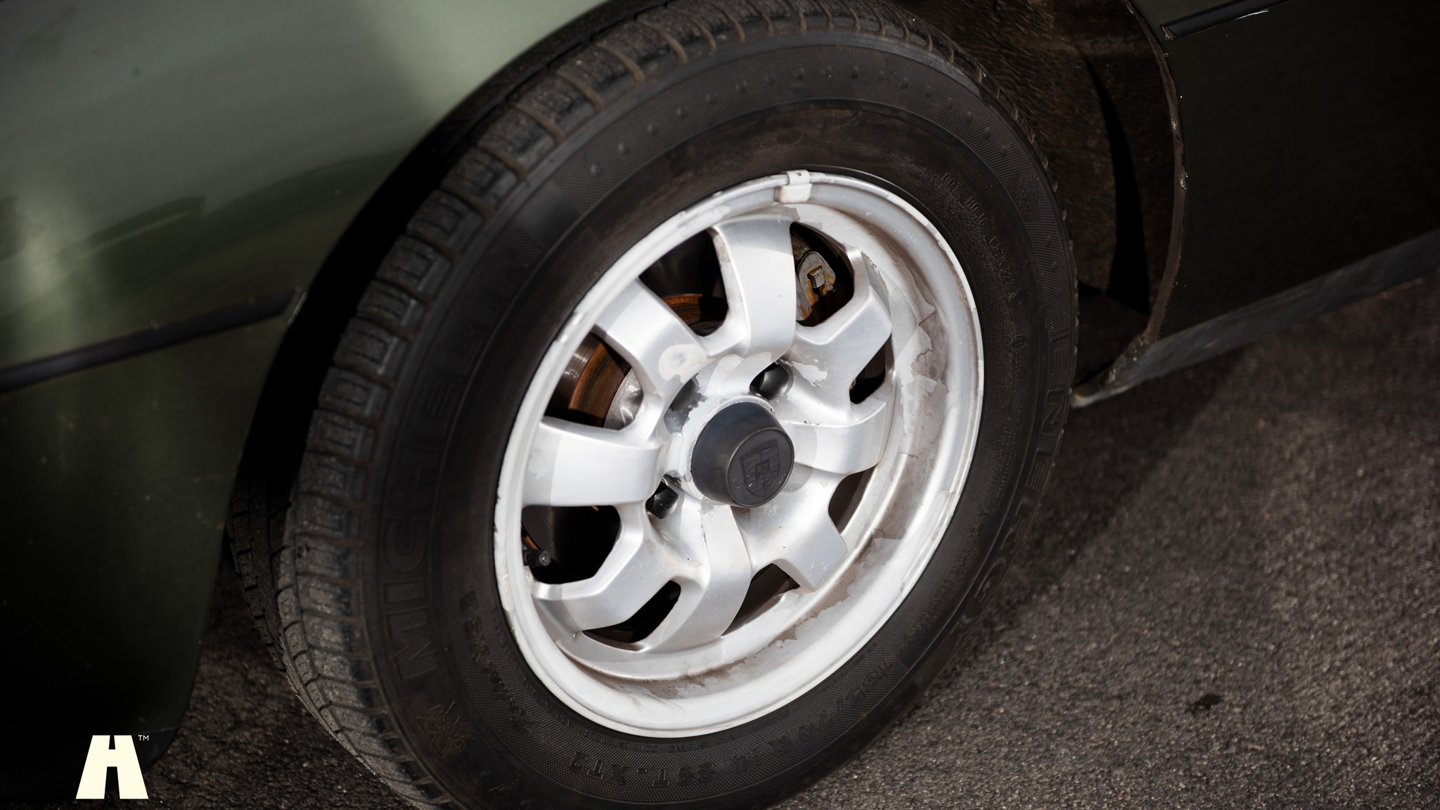 Exterior image of 1981 Porsche 924 (32)