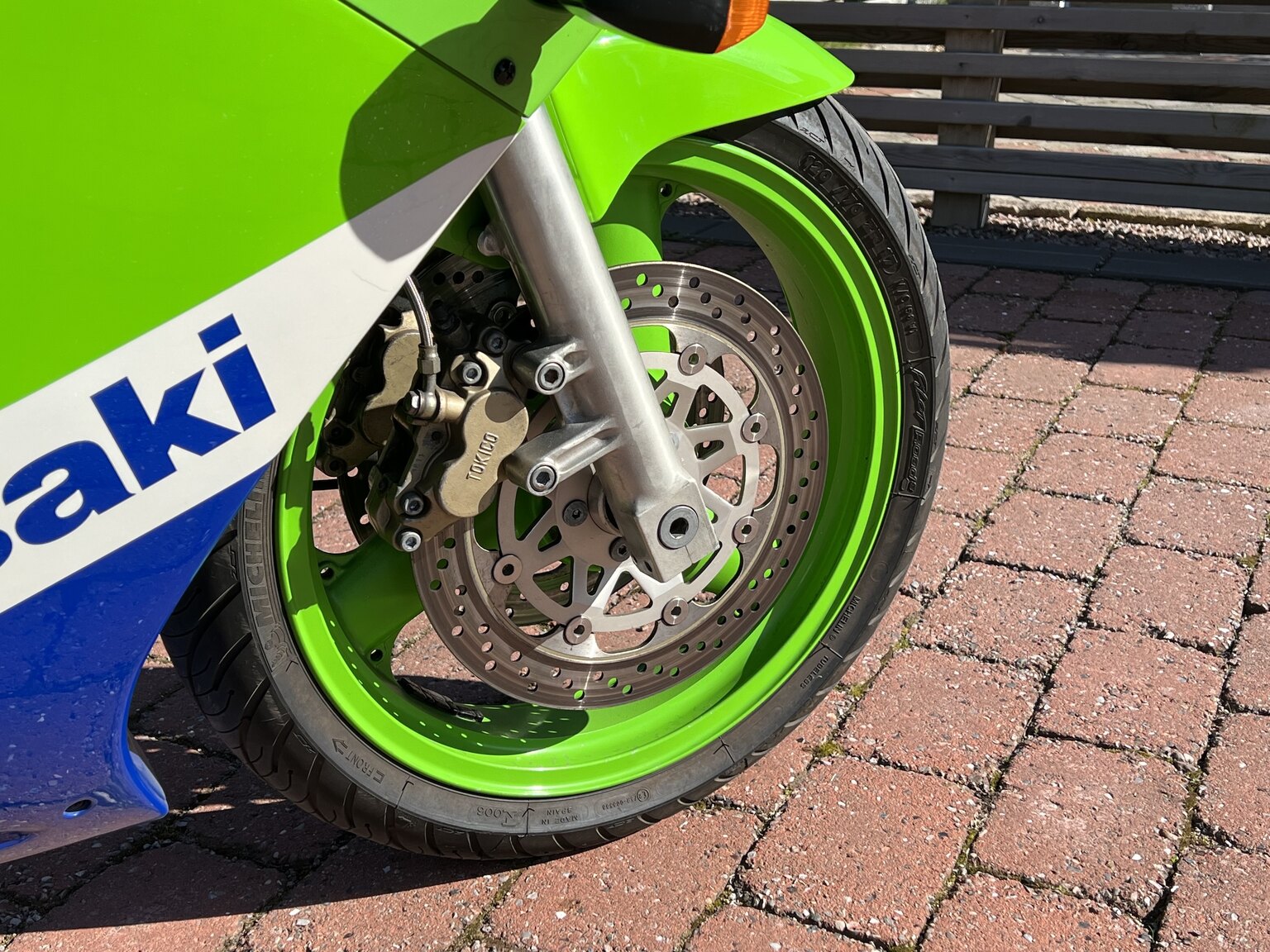 Exterior image of 1989 Kawasaki ZXR 750 H1 (10)