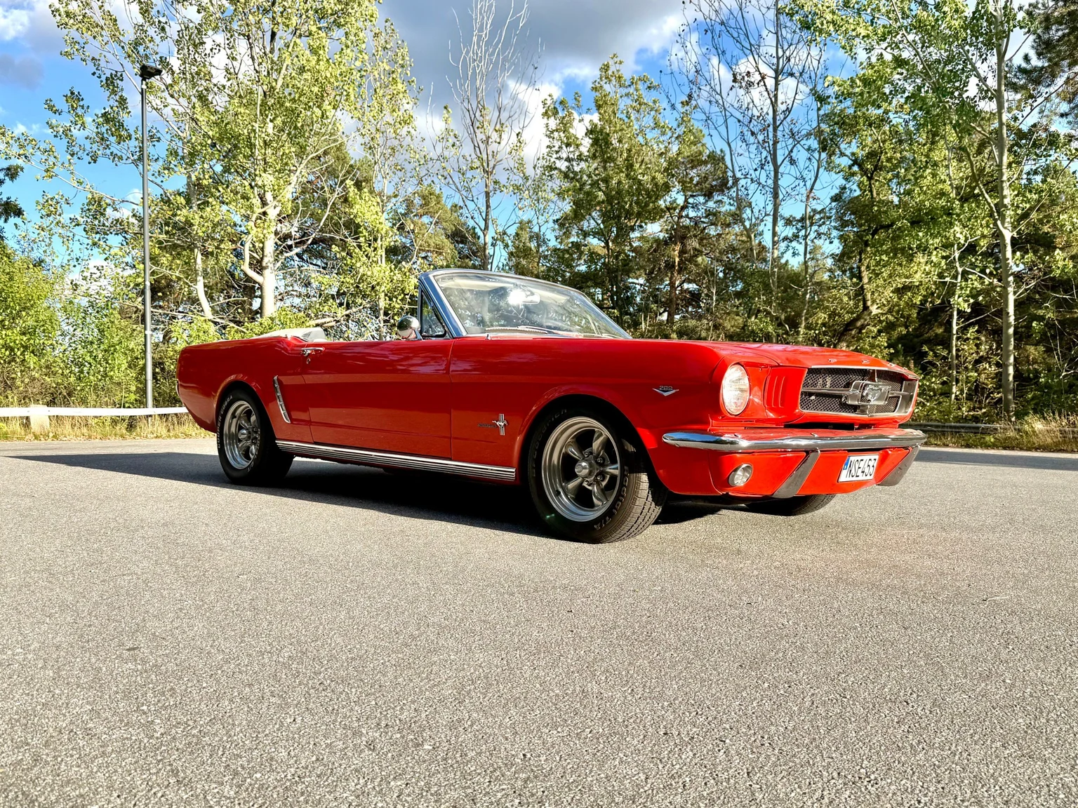 Exteriörbild på 1965 Ford Mustang Cabriolet (1)