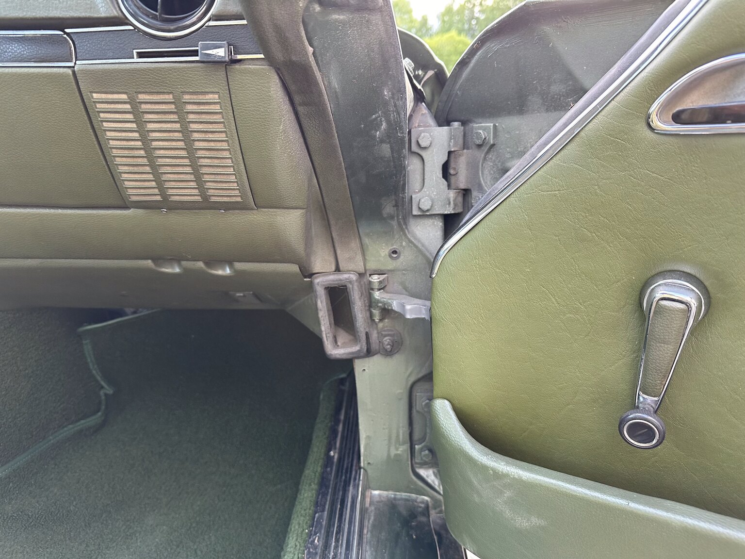 Interiörbild 1974 Mercedes Benz 450 SLC (34)