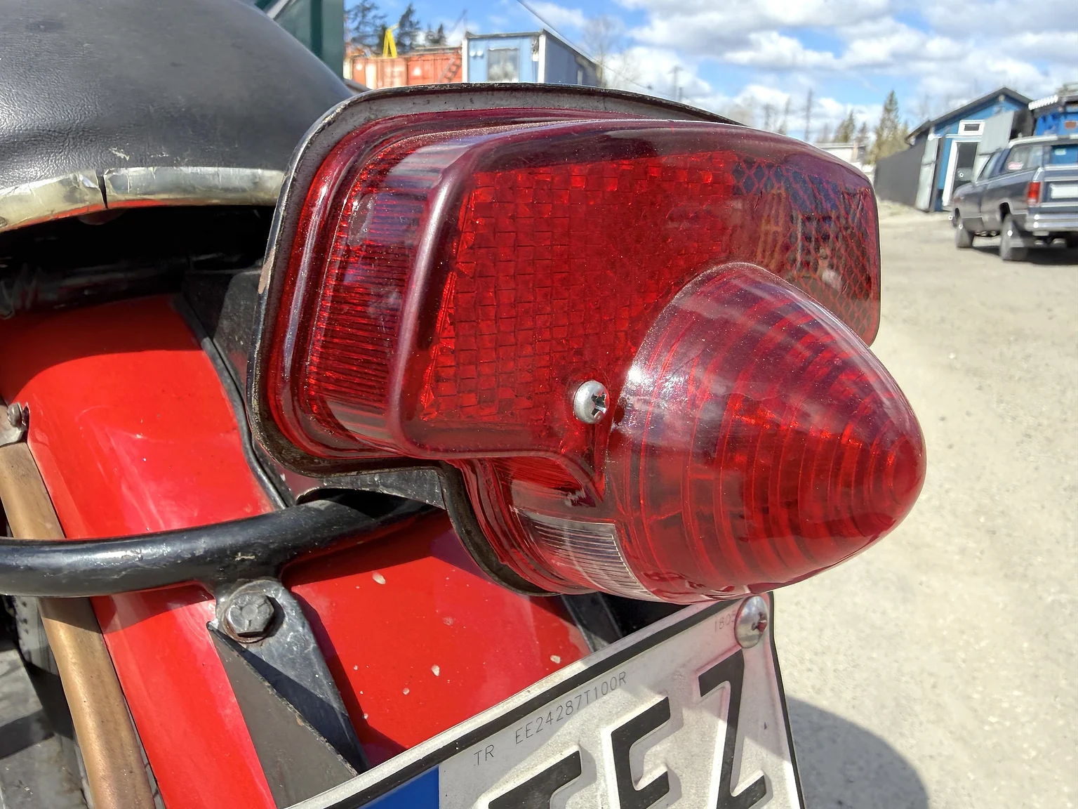 Exteriörbild på 1971 Triumph Daytona 500 (27)