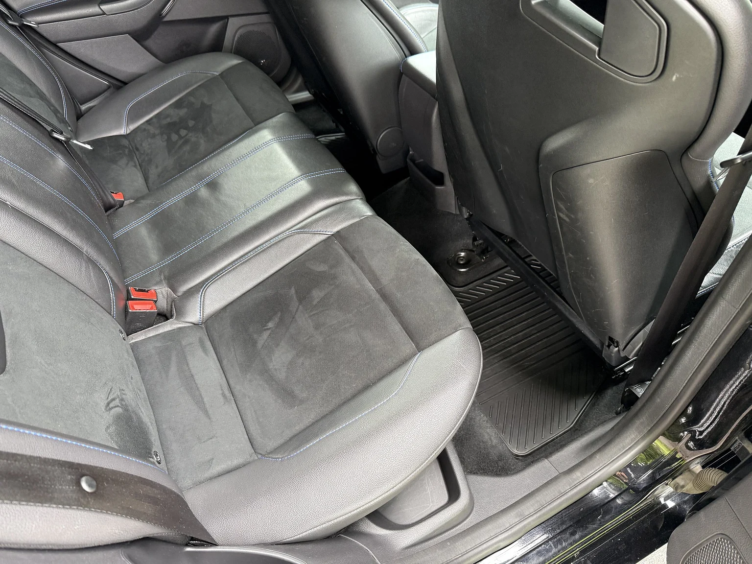 Interior image of 2016 Ford Focus RS (51)