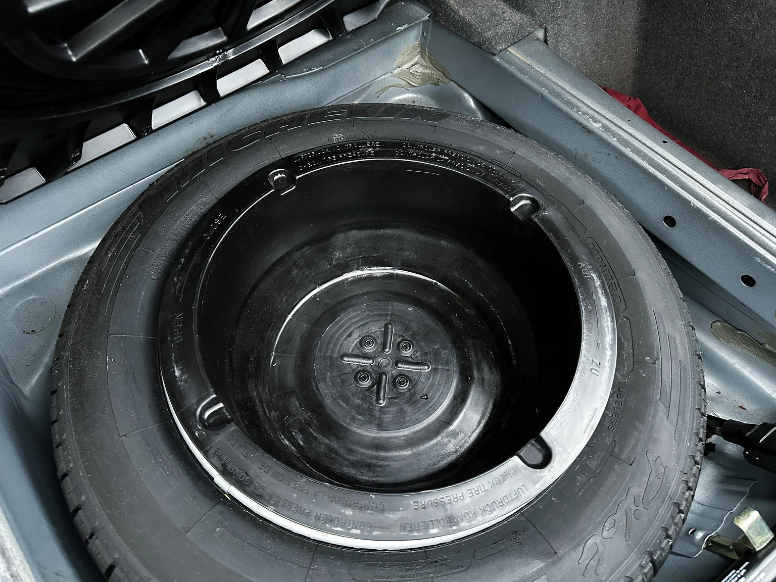 Interior image of 1993 Mercedes-Benz E 320 "AMG" (69)