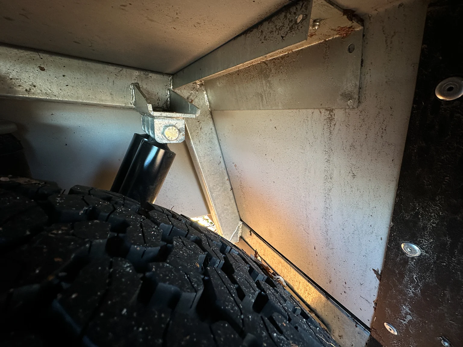 Image of 2025 Northea Trailer Expedition Crawler 458i Offgrid-Camper (1) mechanics