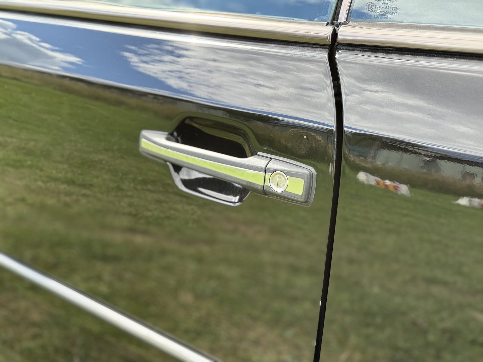Exterior image of 1990 Mercedes-Benz 300CE-24