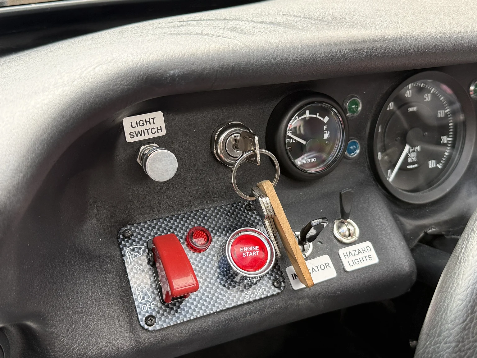 Innenraumfoto von 2024 Ford GT40 Tribute (11)