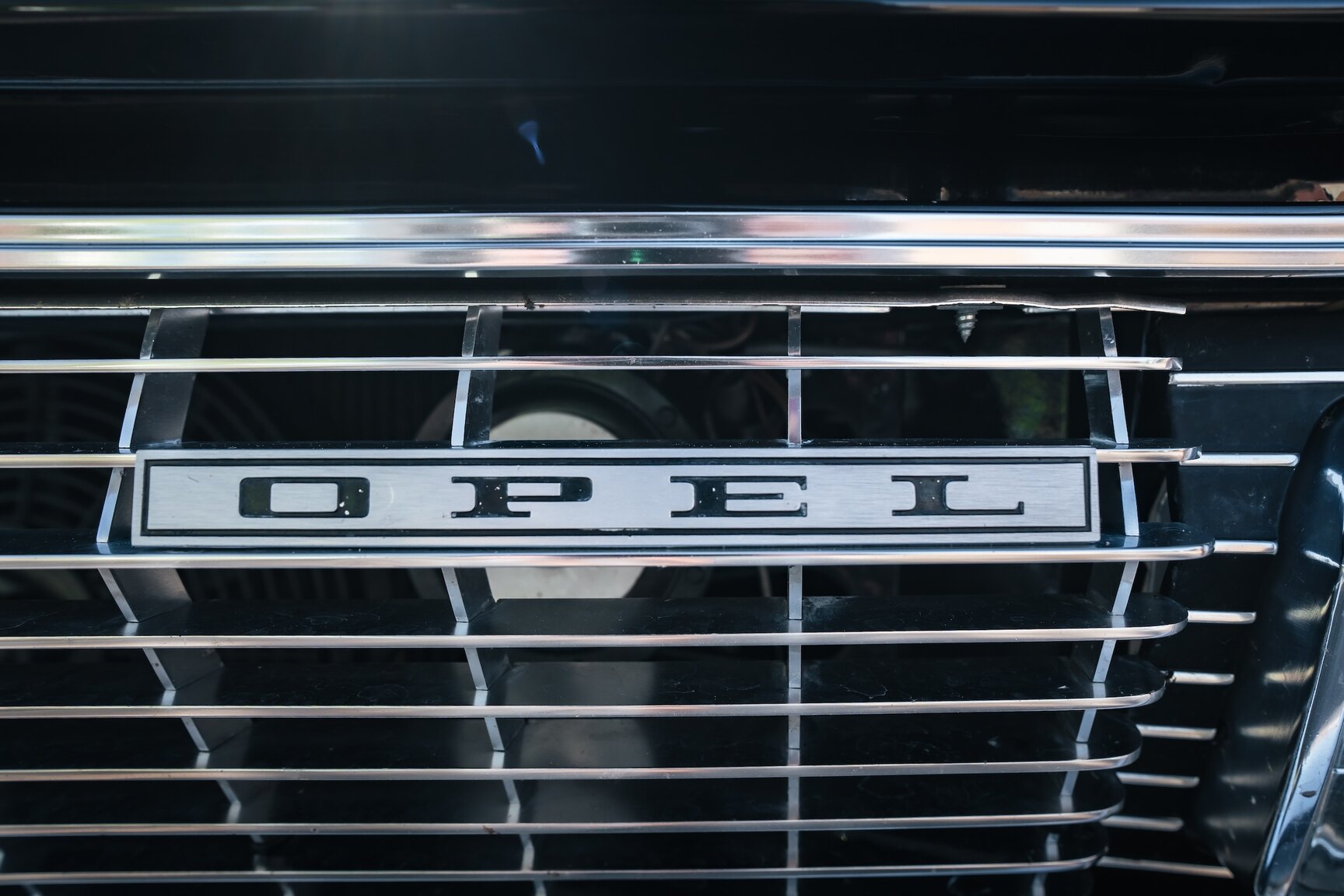 Exteriörbild på 1966 Opel Diplomat Coupé 5.4