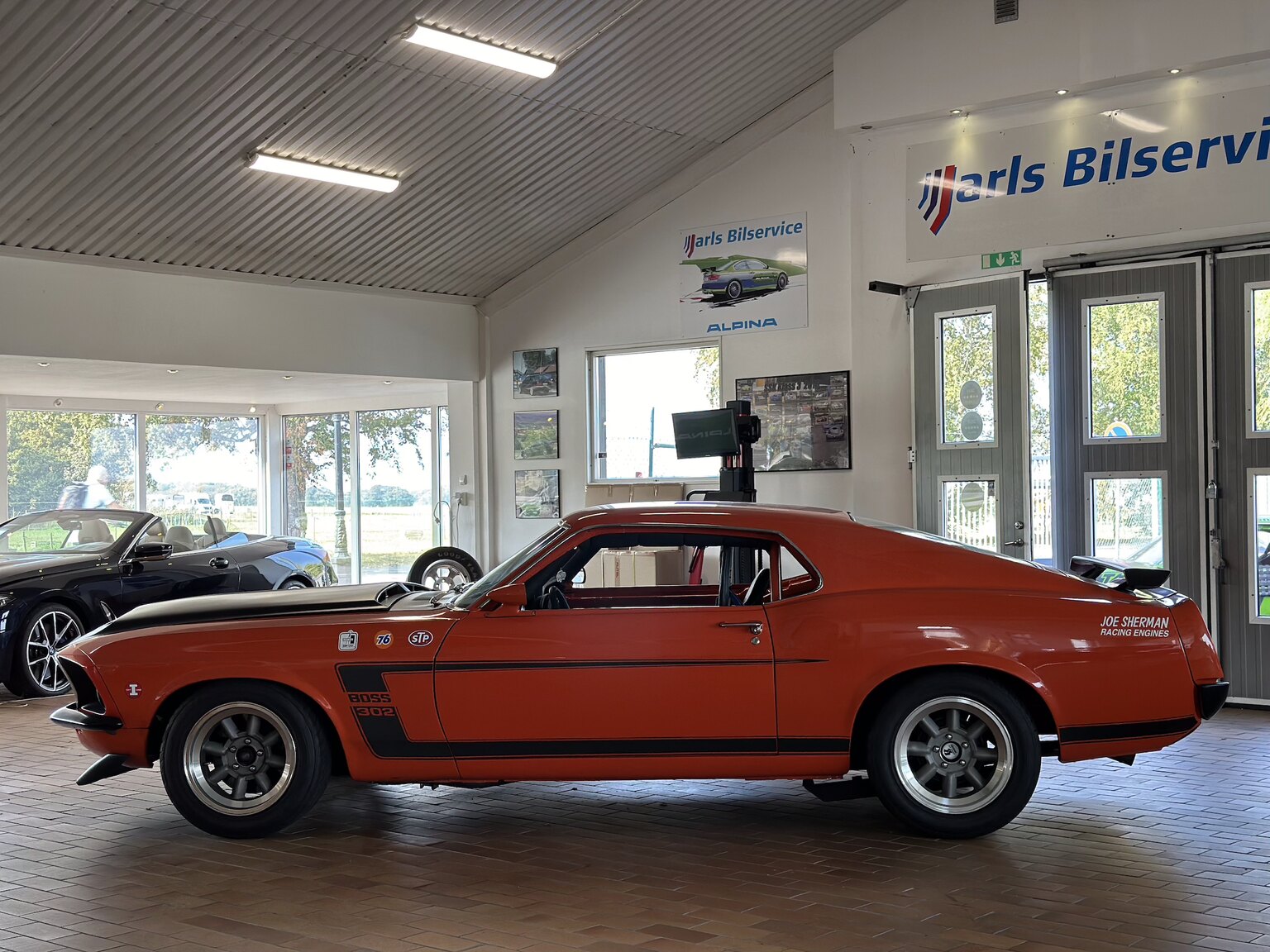 Exteriörbild på 1969 Ford Mustang Fastback Boss Race Car