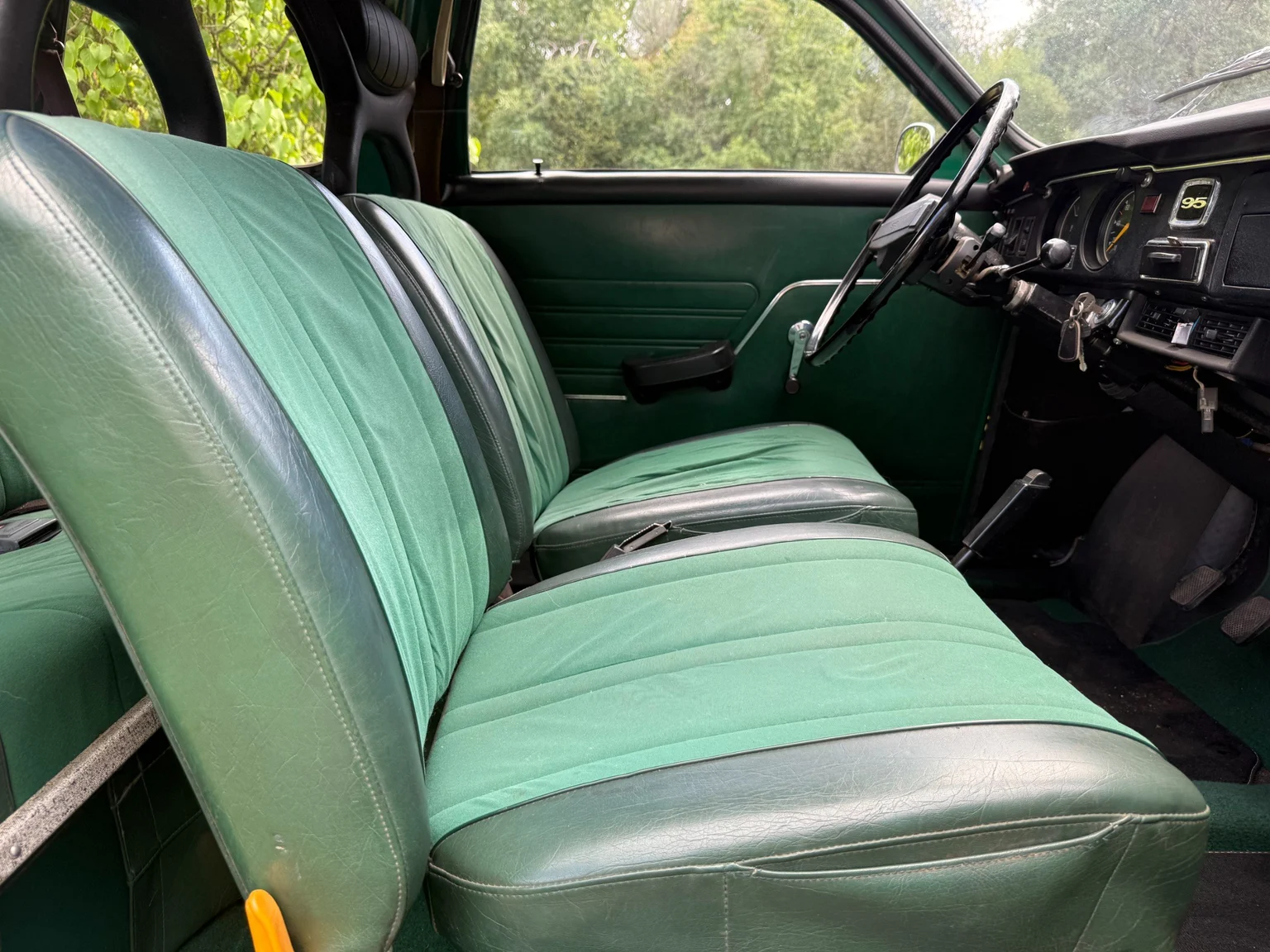 Interior image of 1975 Saab 95 V4 kombi - 7-sits (45)