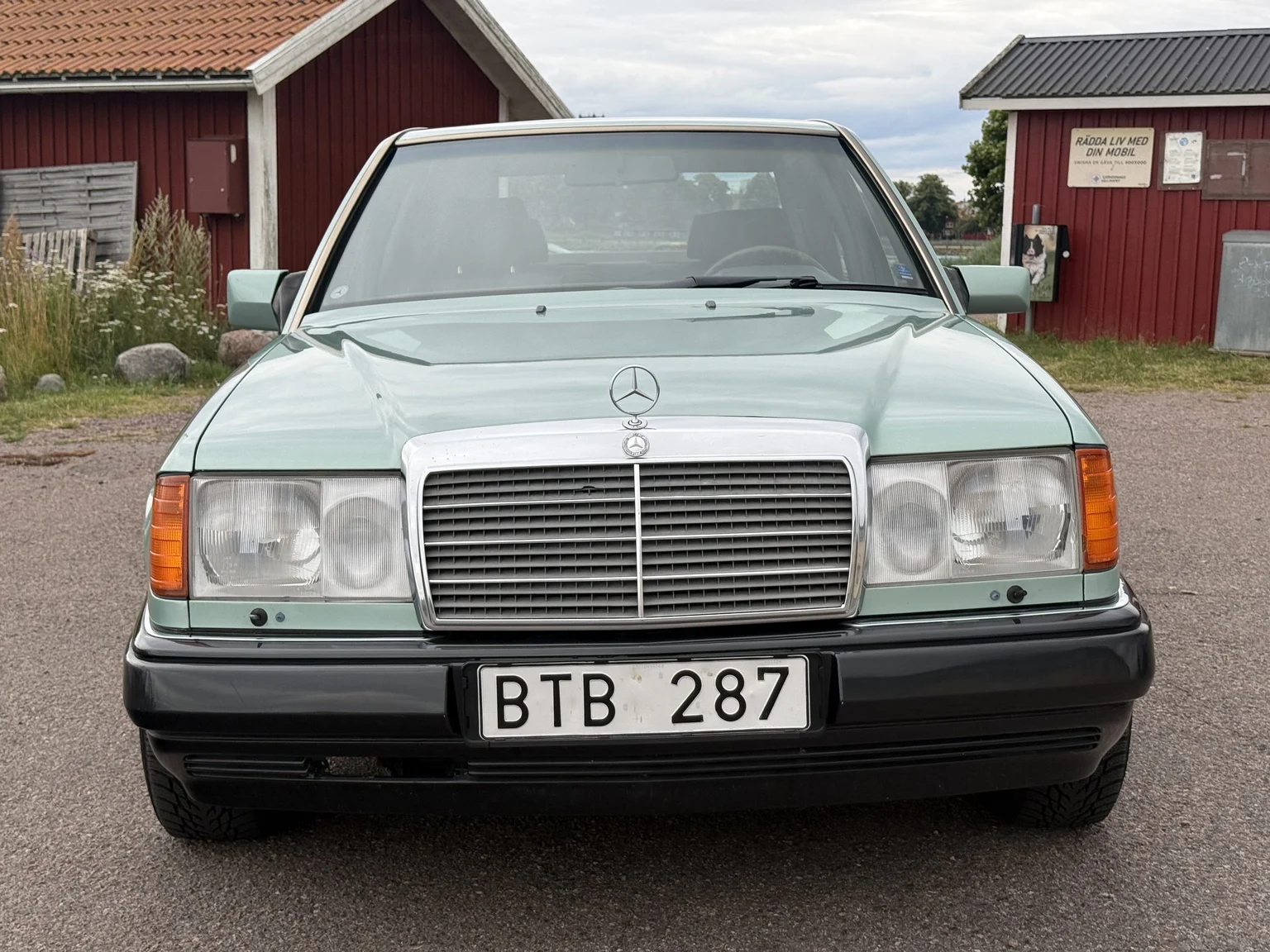 Aussenfoto 1991 Mercedes-Benz 300 E 4MATIC (4)
