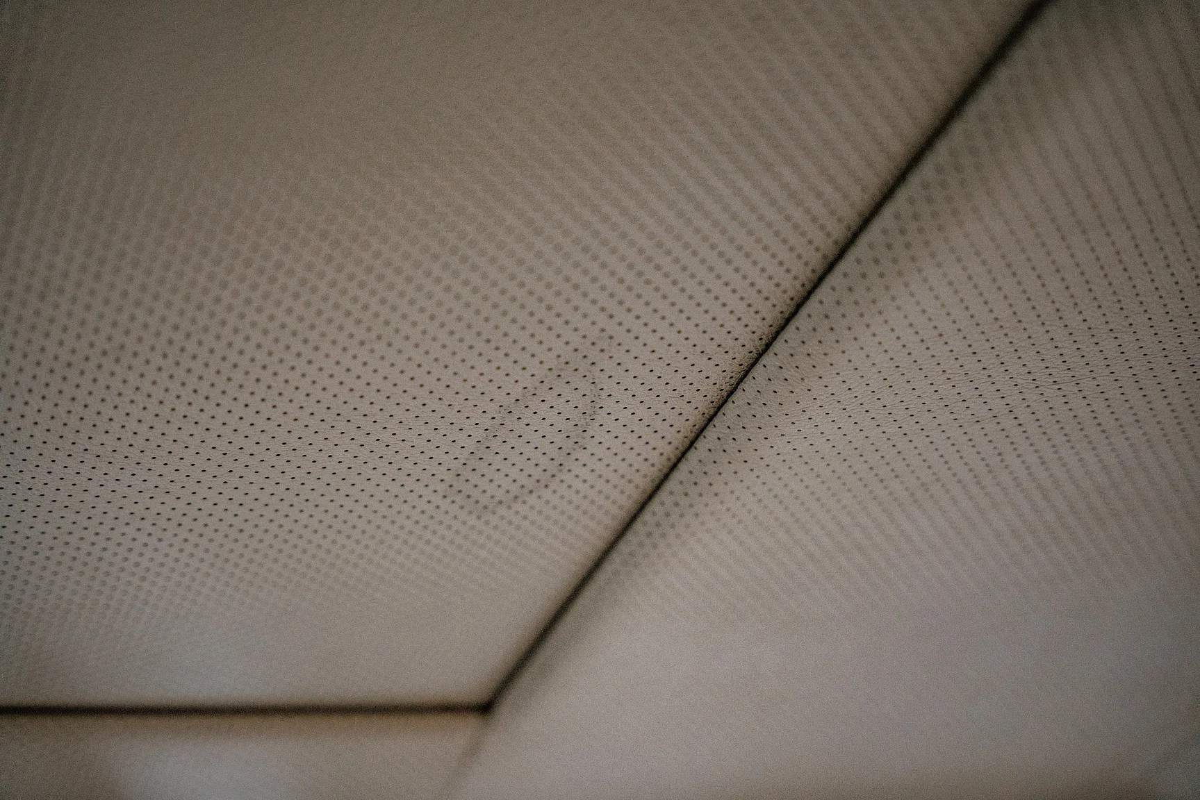 Interior image of 1975 Mercedes-Benz 240 D 3.0 (39)