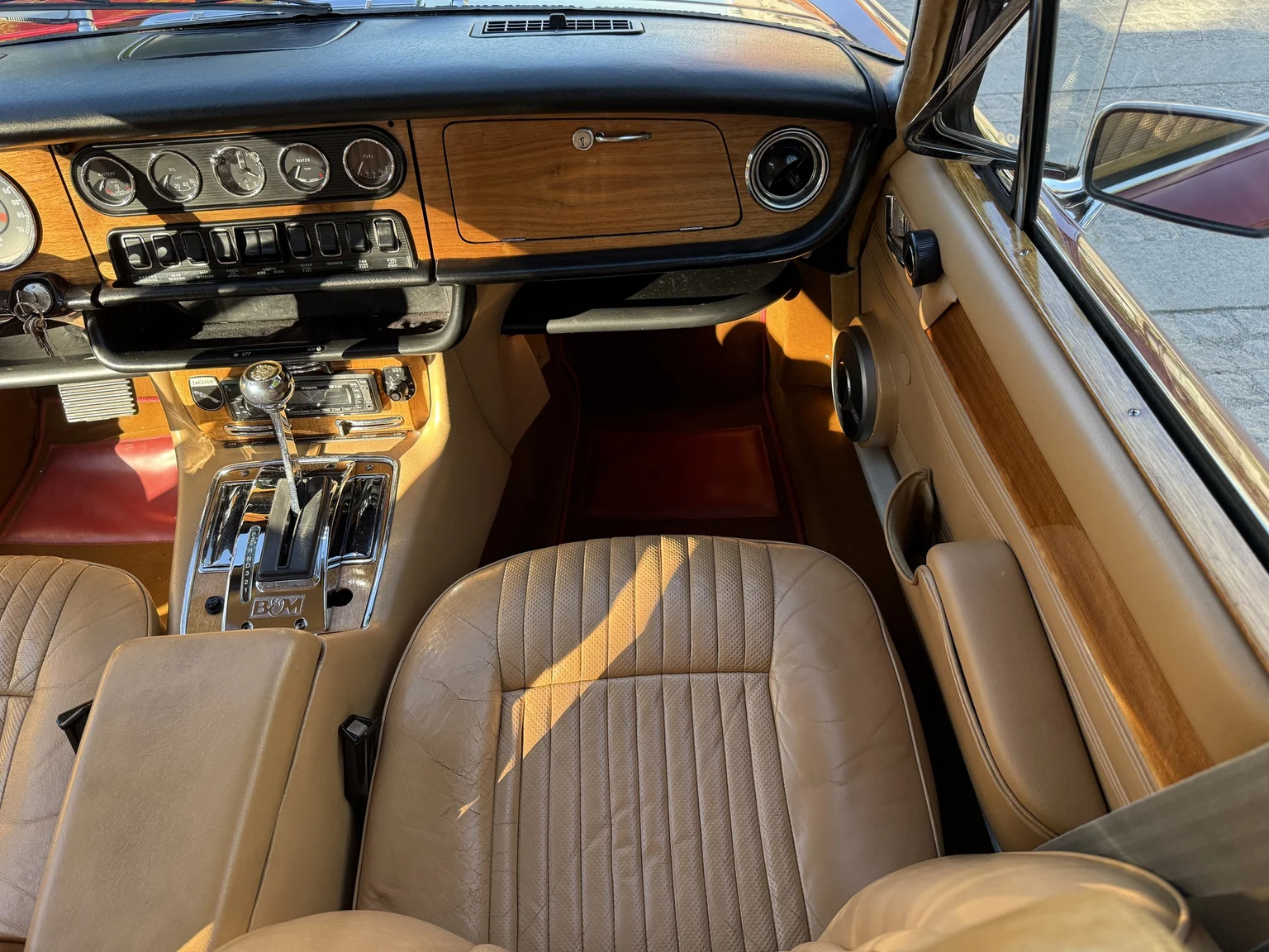Innenraumfoto von 1970 Jaguar XJ12 Performance (30)
