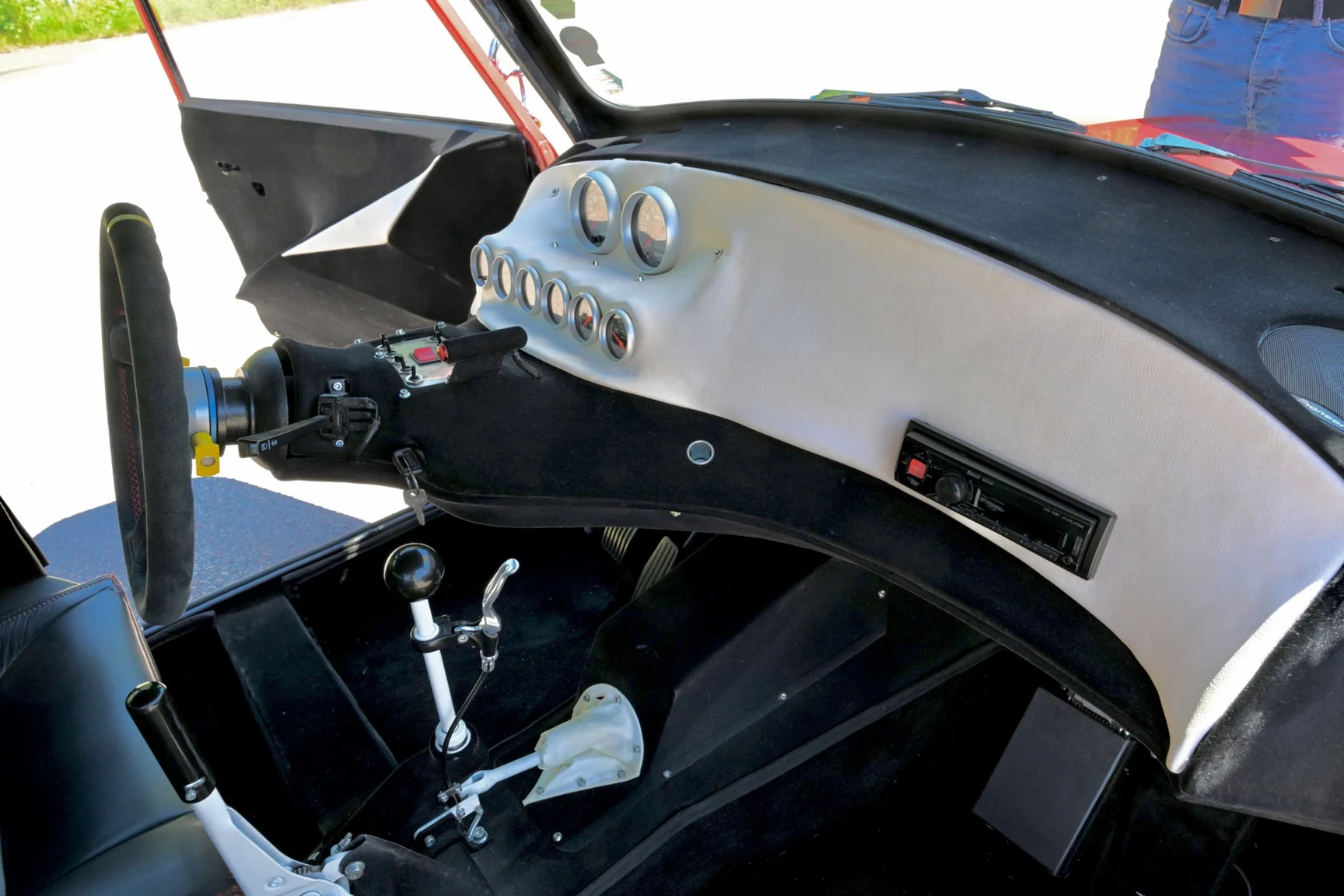 Innenraumfoto von 2013 Mini Cooper Turbo RWD (4)