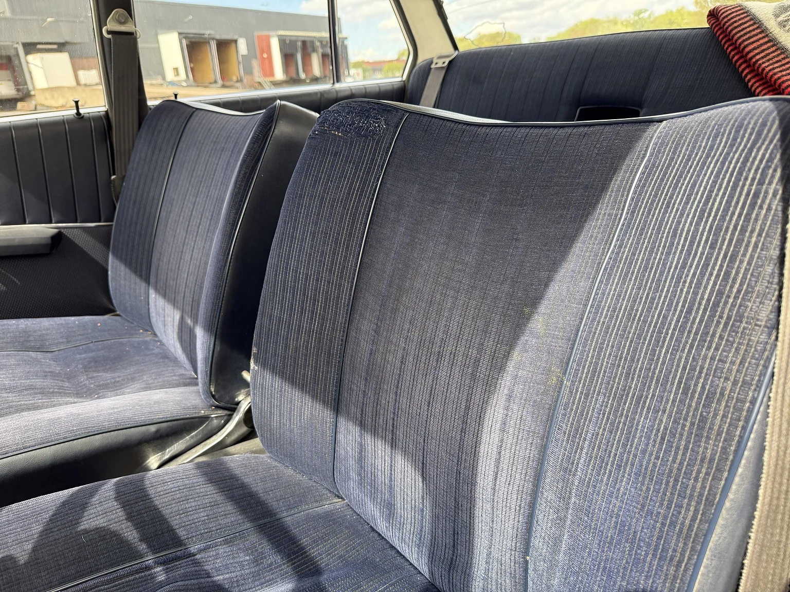 Innenraumfoto von 1970 BMW New Class 4-dörrars Sedan (3)