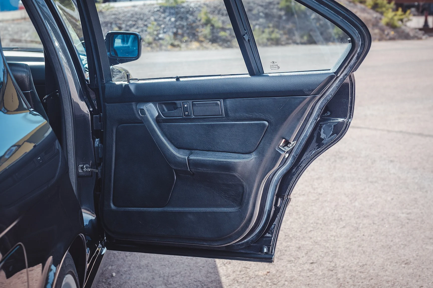 Interior image of 1992 BMW M5 3.8 (38)