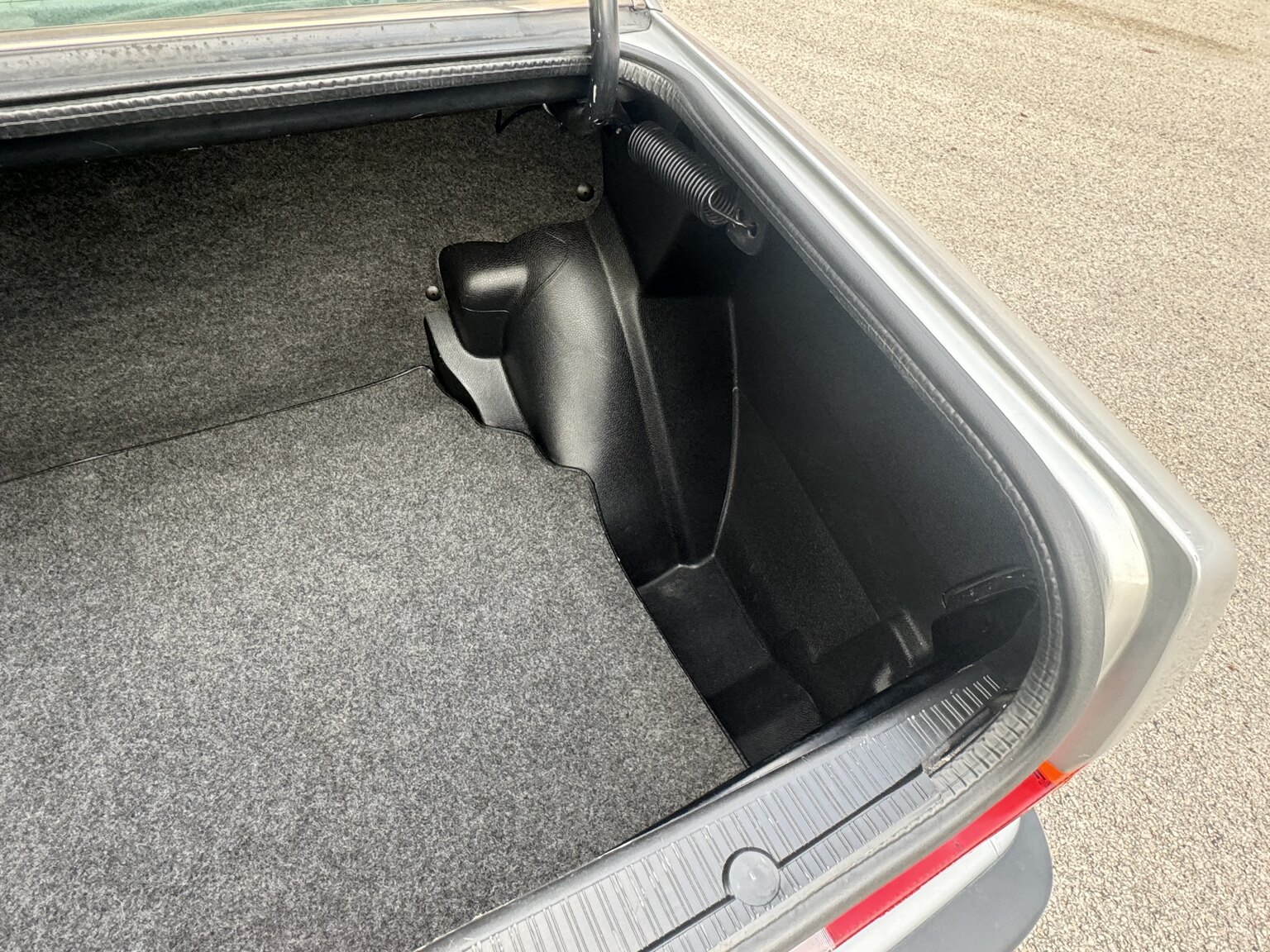 Interior image of 1992 Mercedes-Benz 190 D