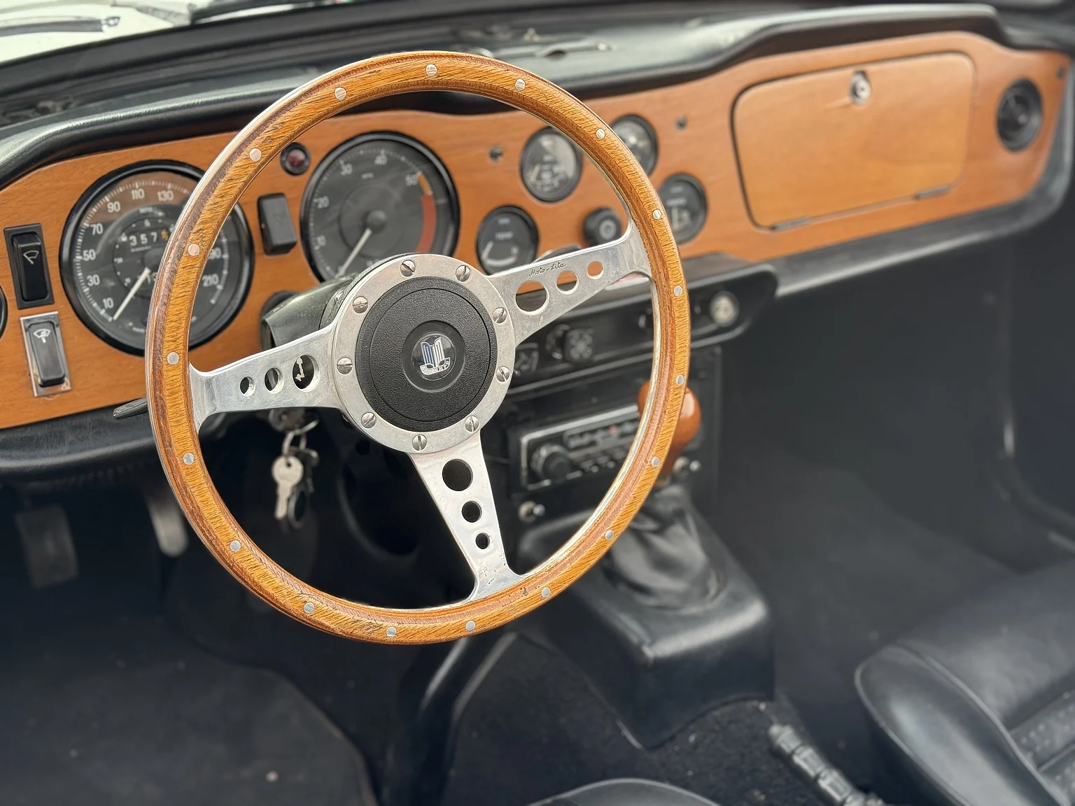 Innenraumfoto von 1970 Triumph TR6 (2)