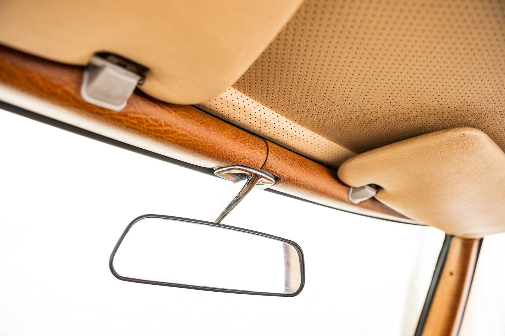 Innenraumfoto von 1968 Mercedes-Benz 280 SL Pagoda (16)