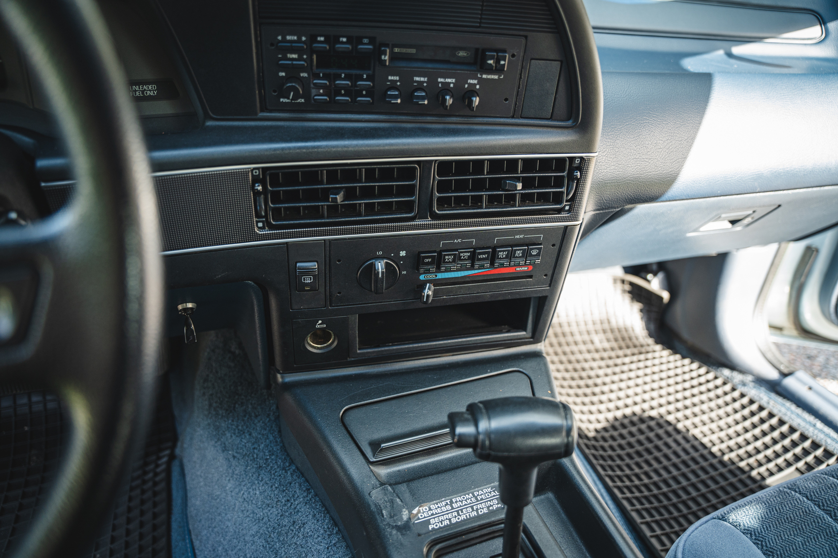 Interiörbild 1991 Ford Thunderbird (18)