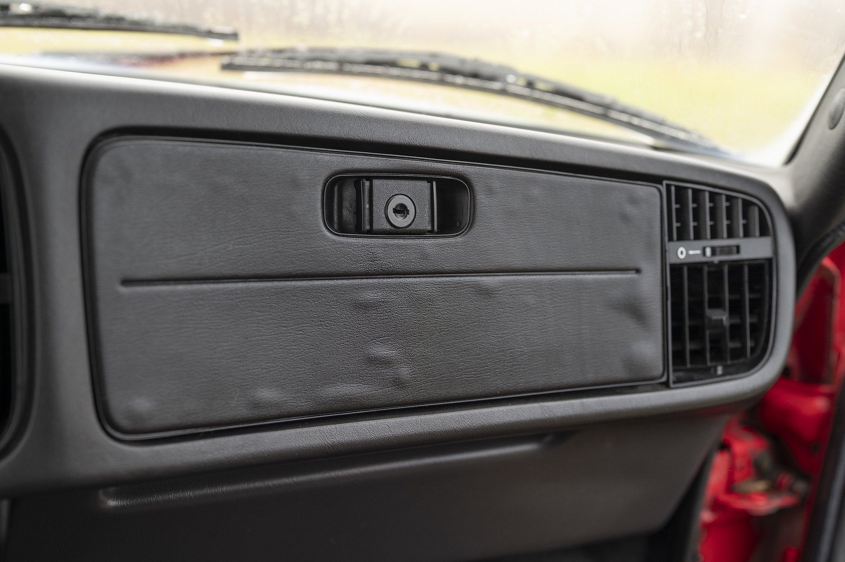 Interiörbild 1992 SAAB 900 S – NO RESERVE