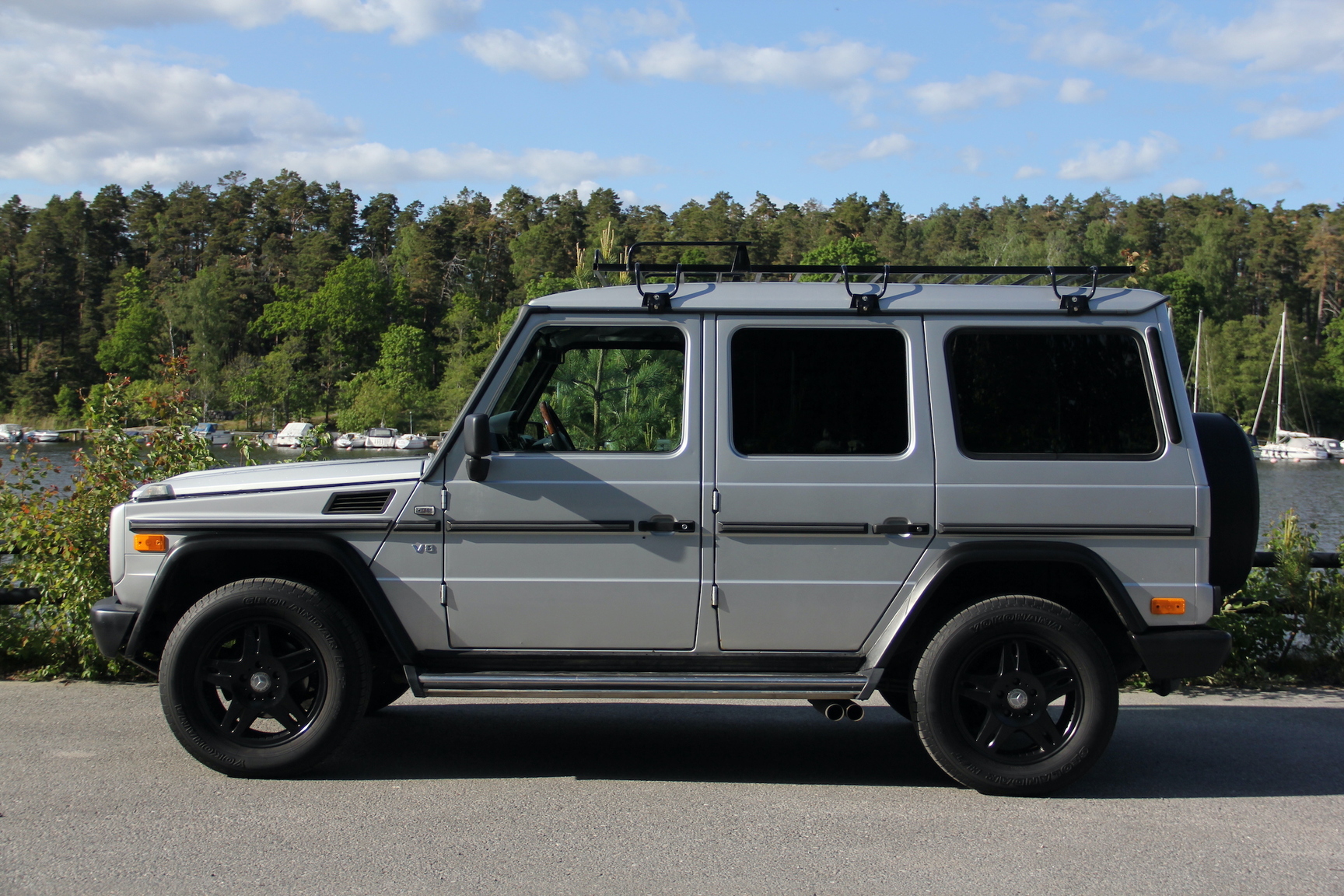 Exterior image of 2002 Mercedes-Benz G 500 (3)
