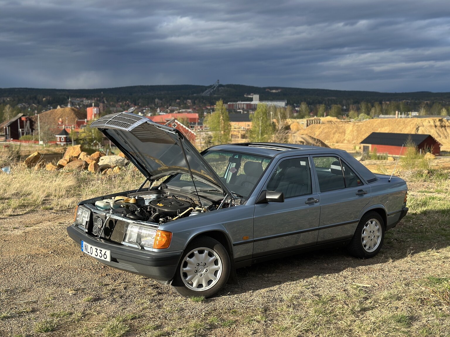 Image of 1988 Mercedes-Benz 190 E mechanics