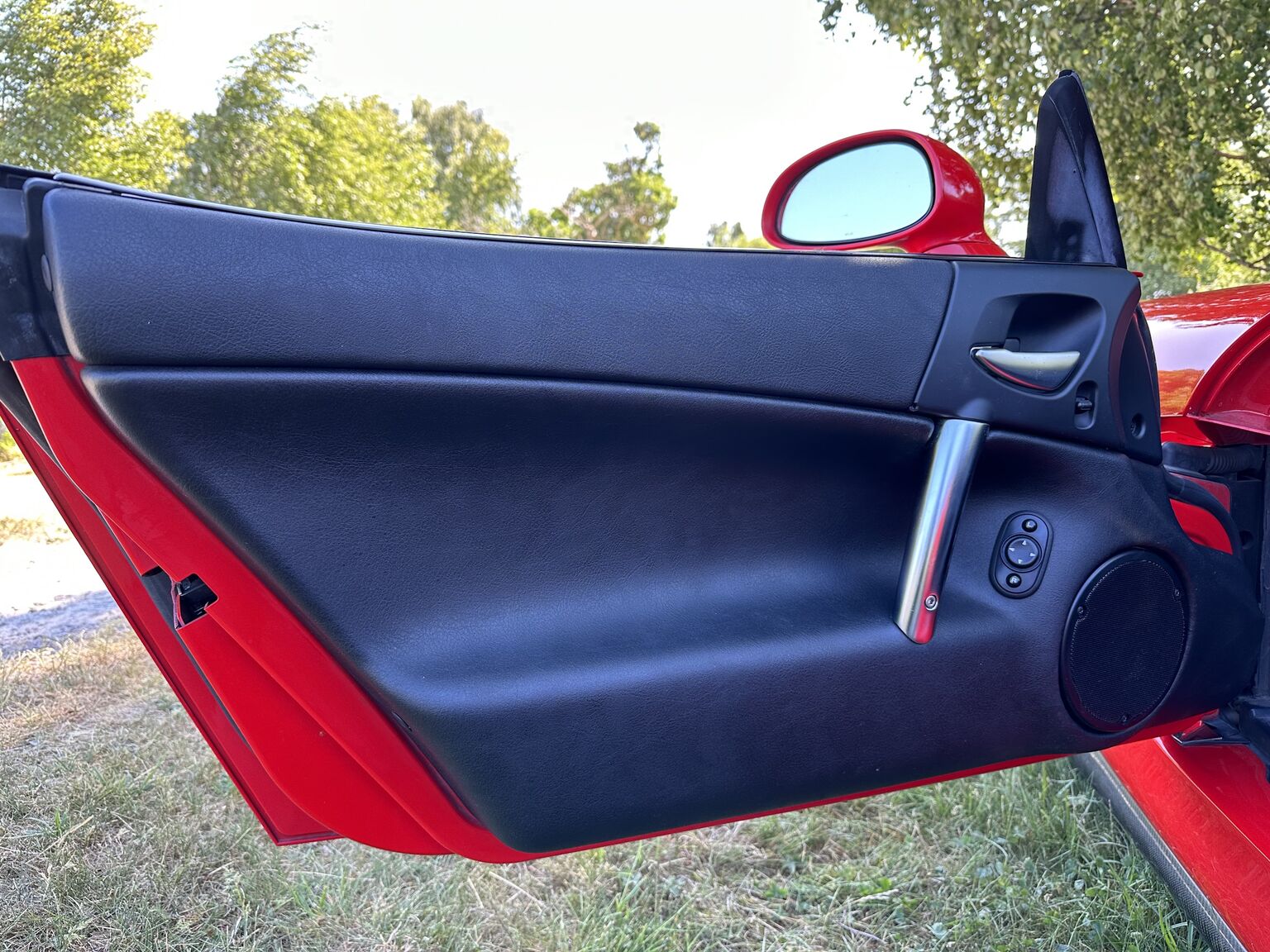 Interior image of 2004 Dodge Viper SRT-10 (4)