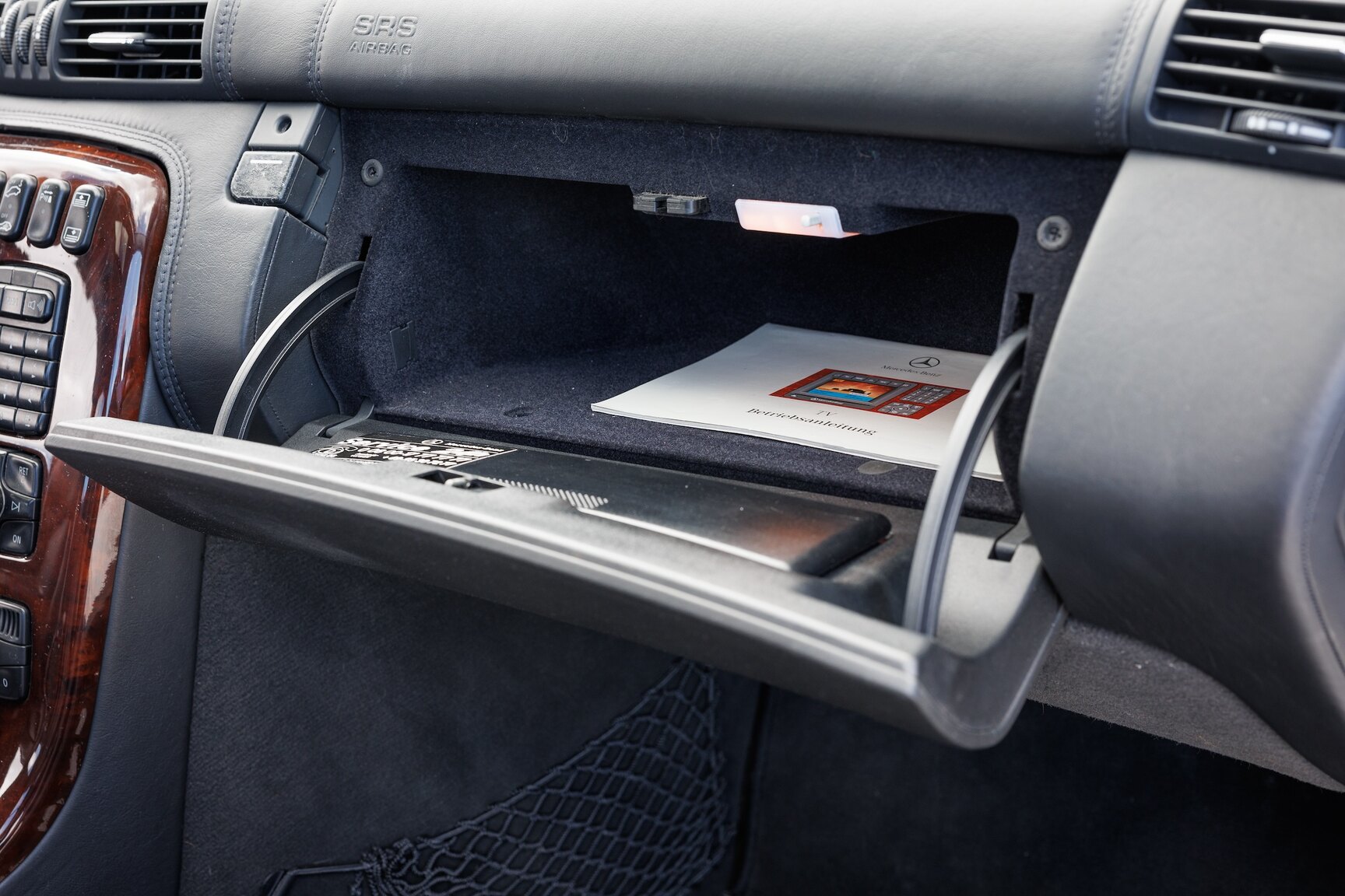 Interior image of 2000 Mercedes-Benz CL600