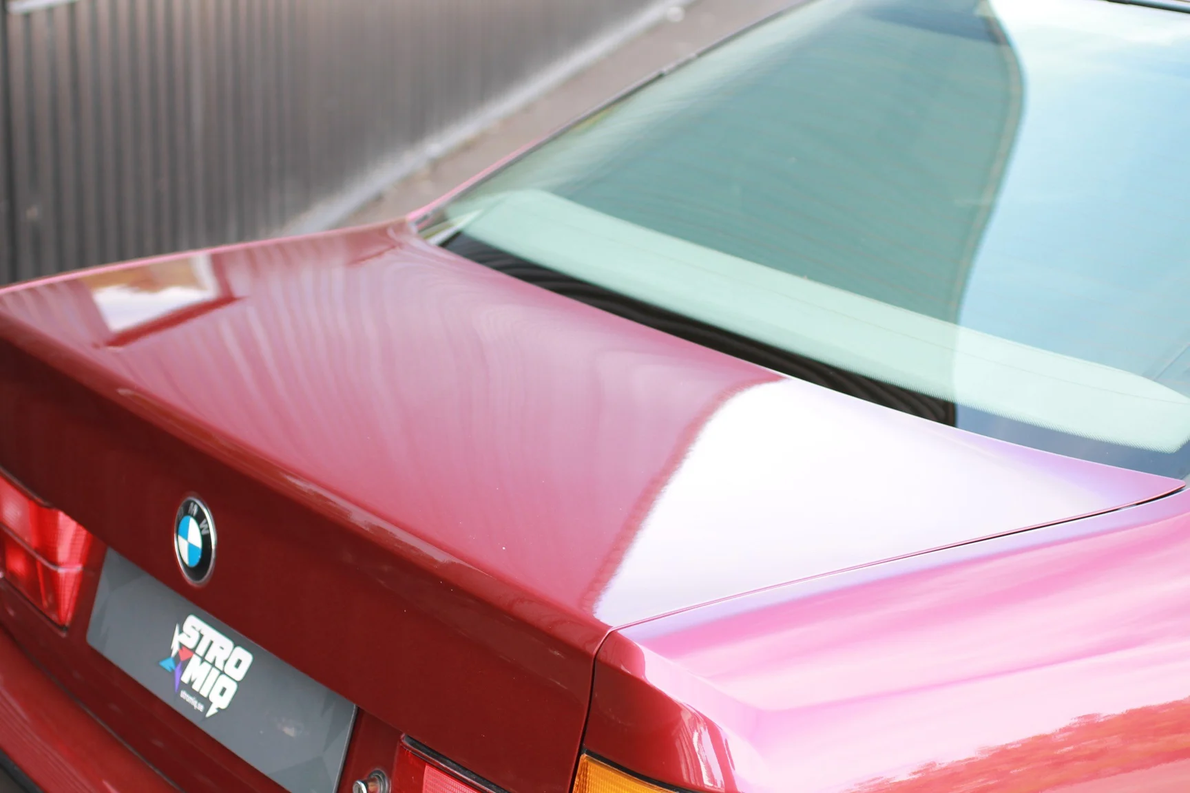 Exterior image of 1993 BMW 540i Sedan (66)