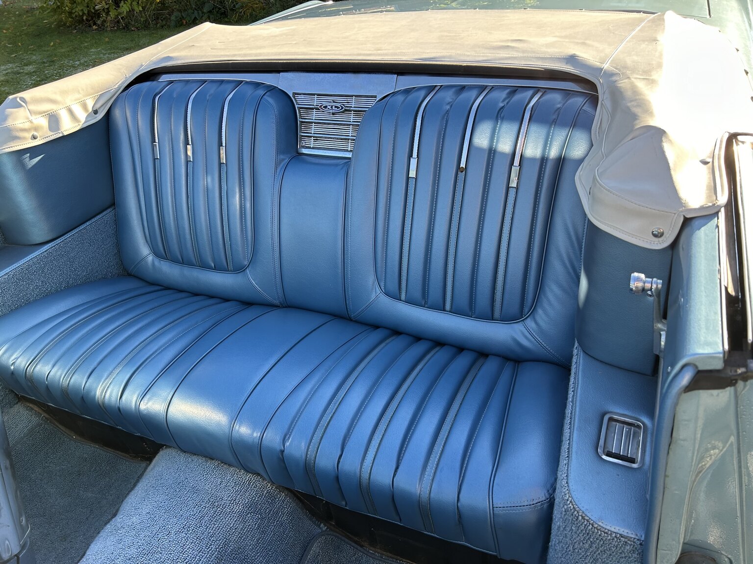 Interior image of 1962 Ford Galaxie 500 XL Sunliner