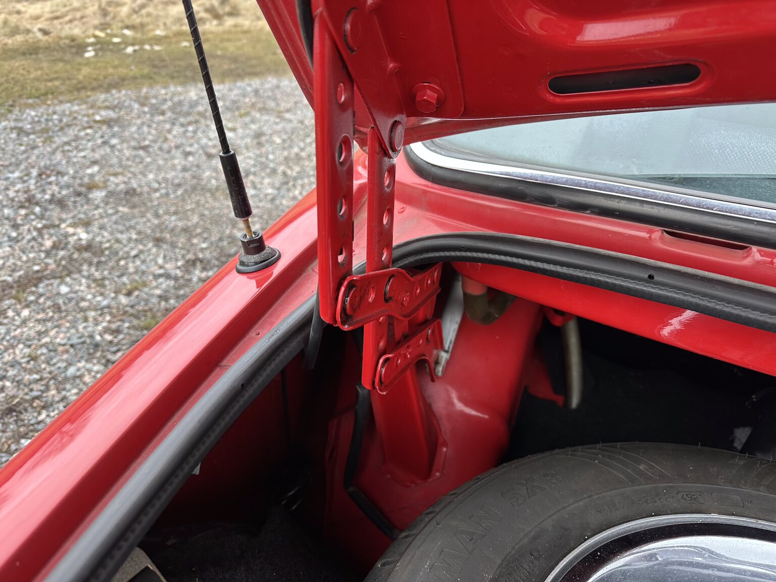 Interior image of 1990 Volvo 240 (42)