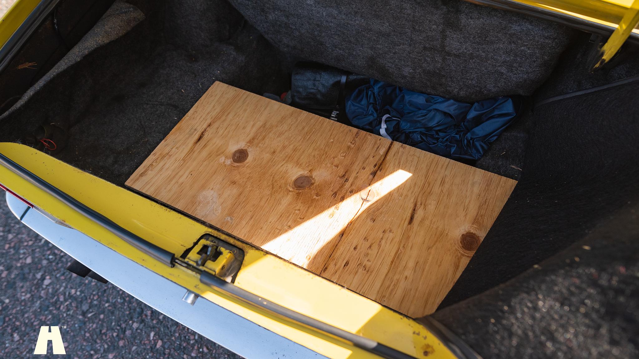 Interior image of 1974 Triumph TR6 (53)