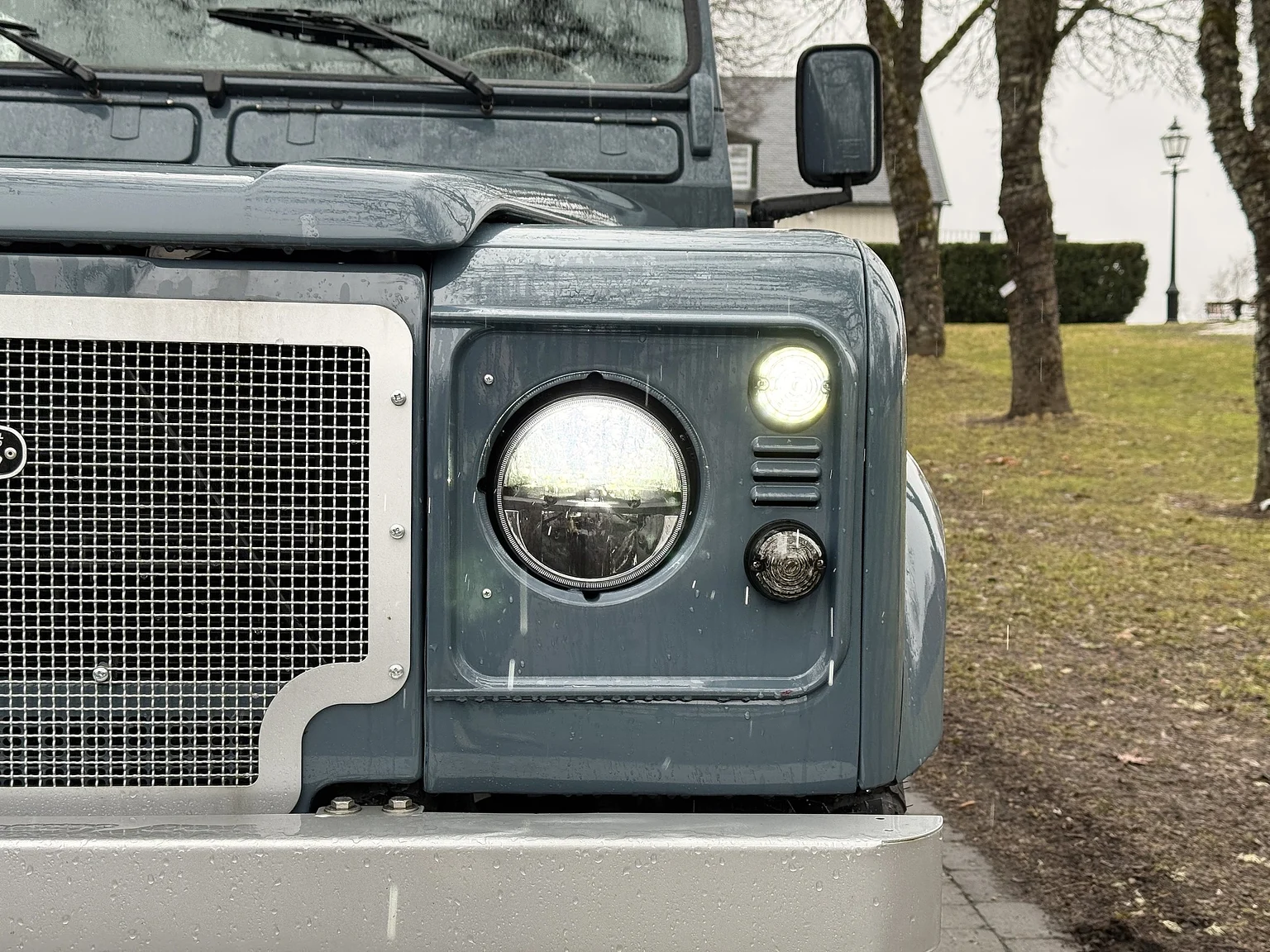 Aussenfoto 2000 Land Rover Defender 110 C (27)