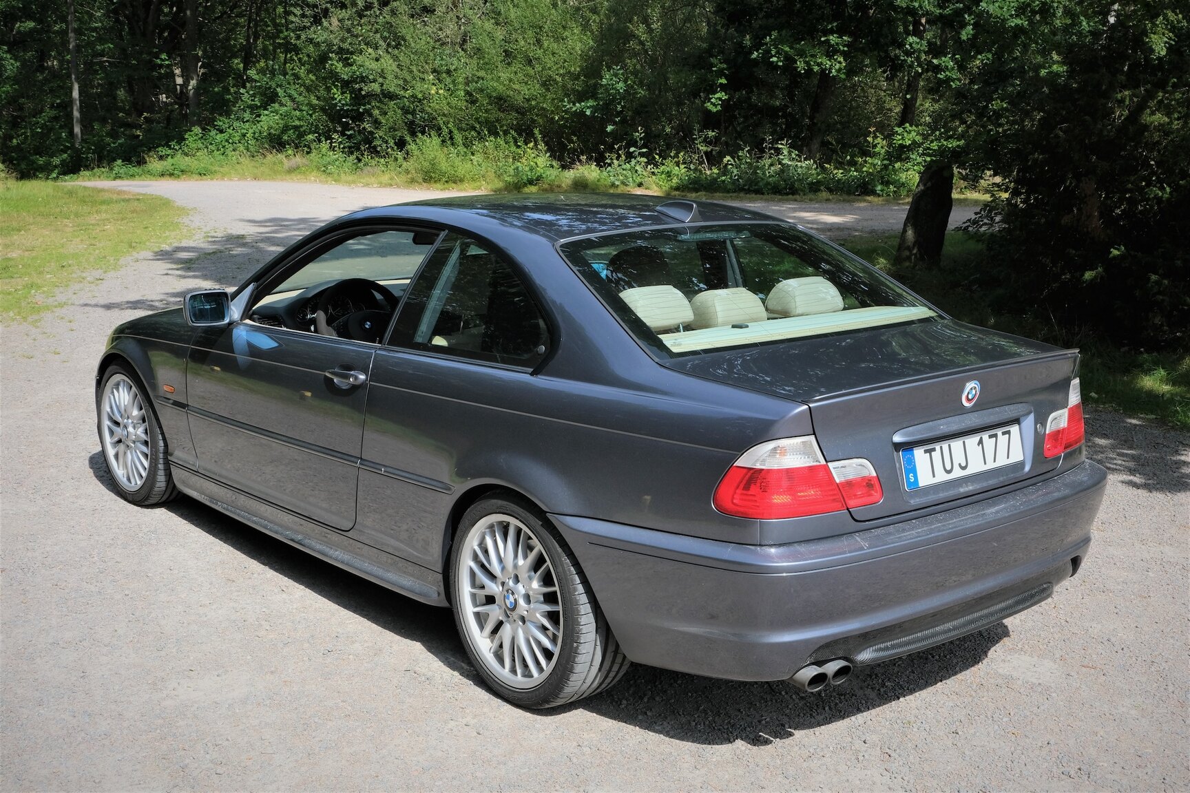 Exteriörbild på 2002  BMW 330Ci 