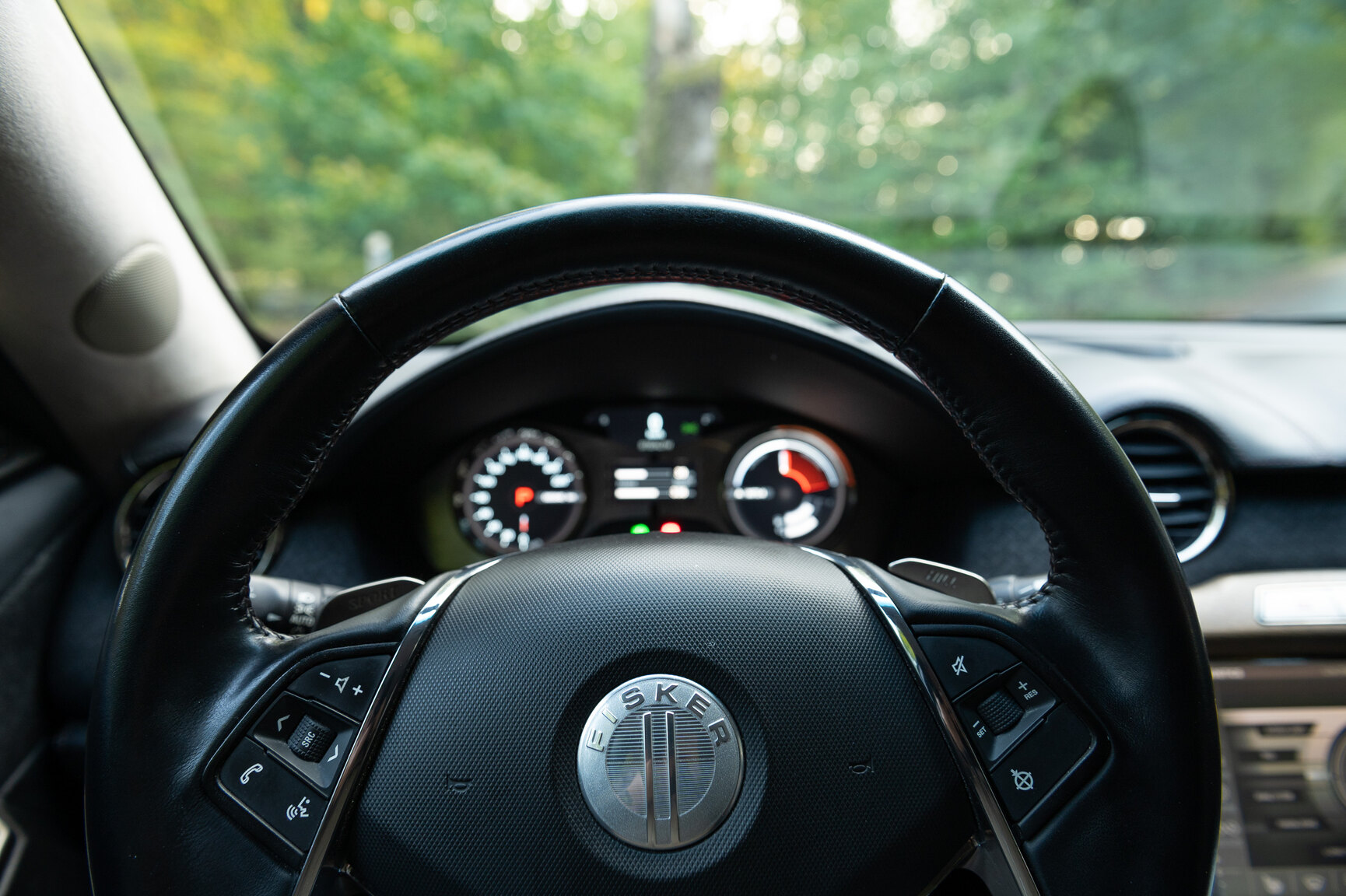 Interior image of 2013 Fisker Karma ES