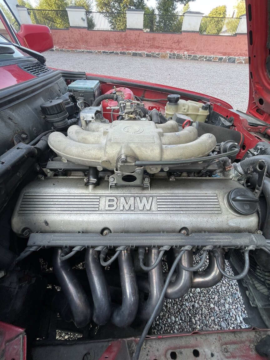 Image of 1987 BMW 320i mechanics