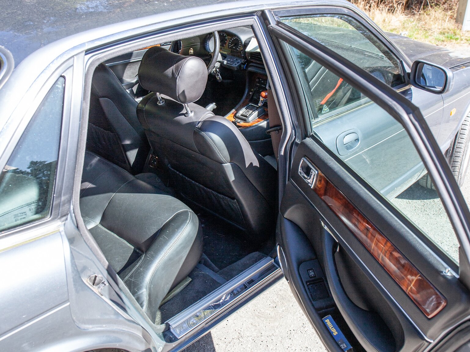 Interior image of 1997 Jaguar XJ6 3.2