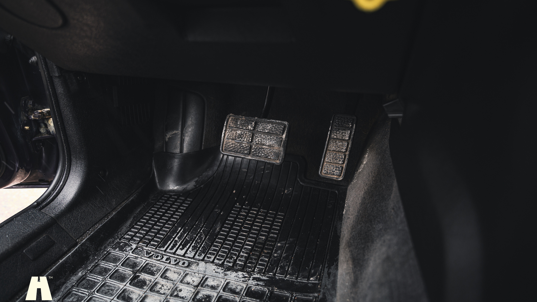 Interior image of 1995 Volvo 940 SE