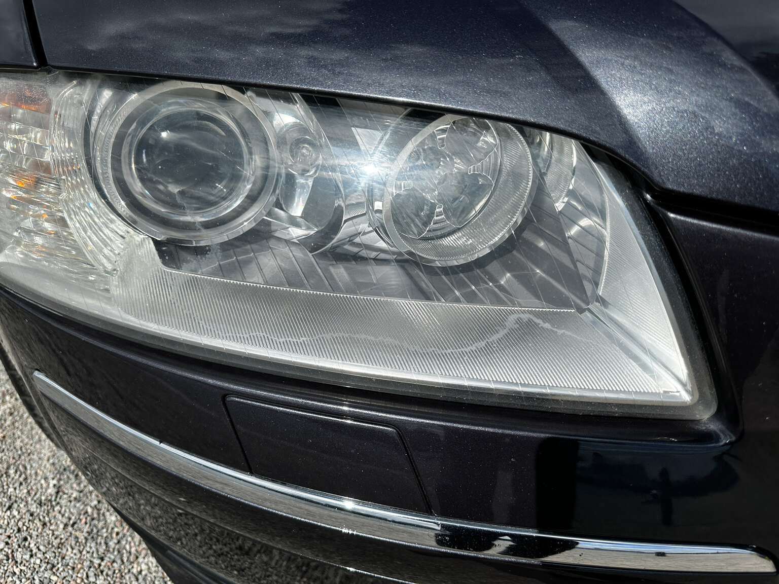 Exterior image of 2009 Audi S8 5.2 V10 FSI Quattro