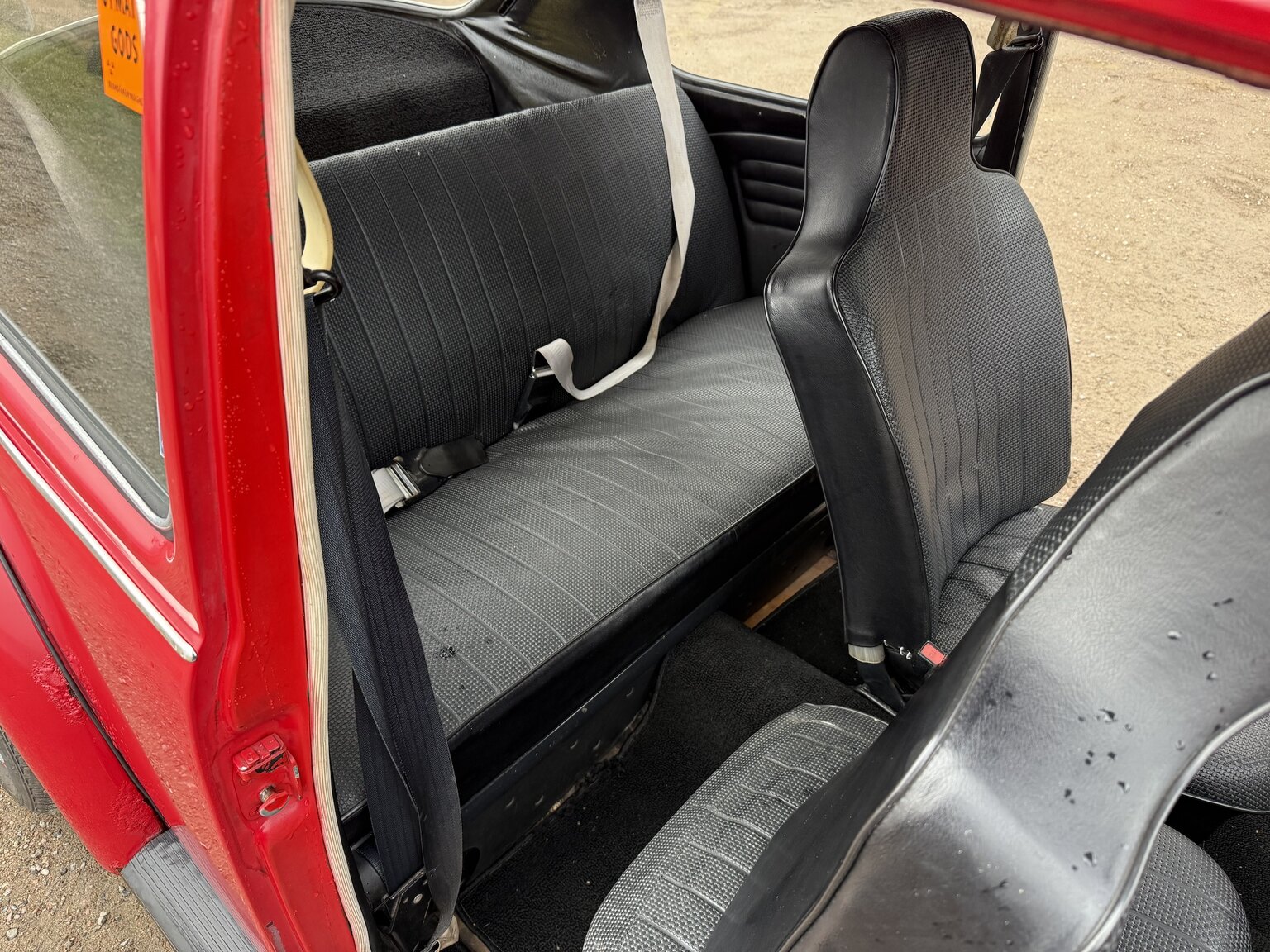 Innenraumfoto von 1972 Volkswagen Beetle 1302 S