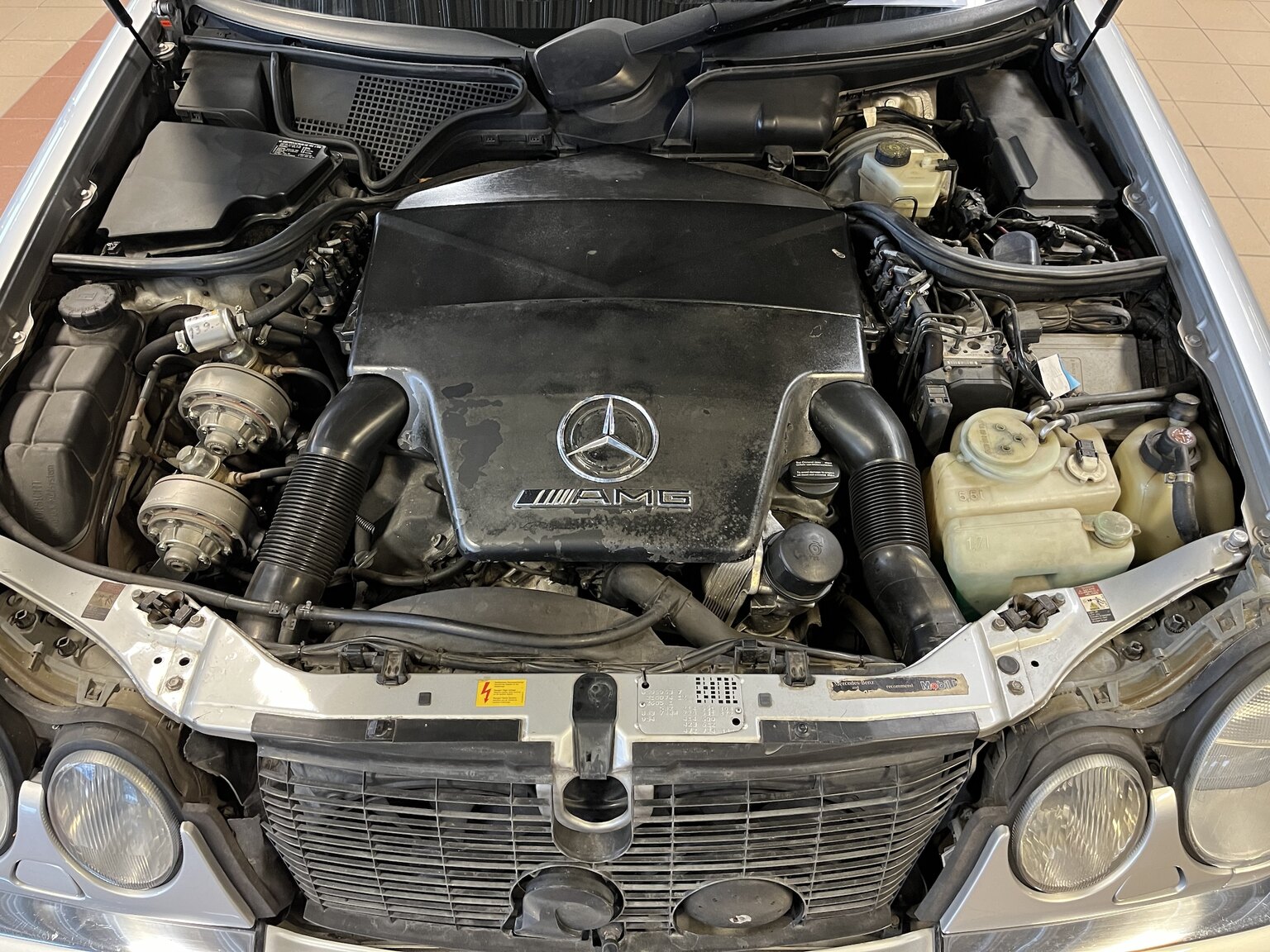 Image of 1998 Mercedes-Benz E55 AMG mechanics