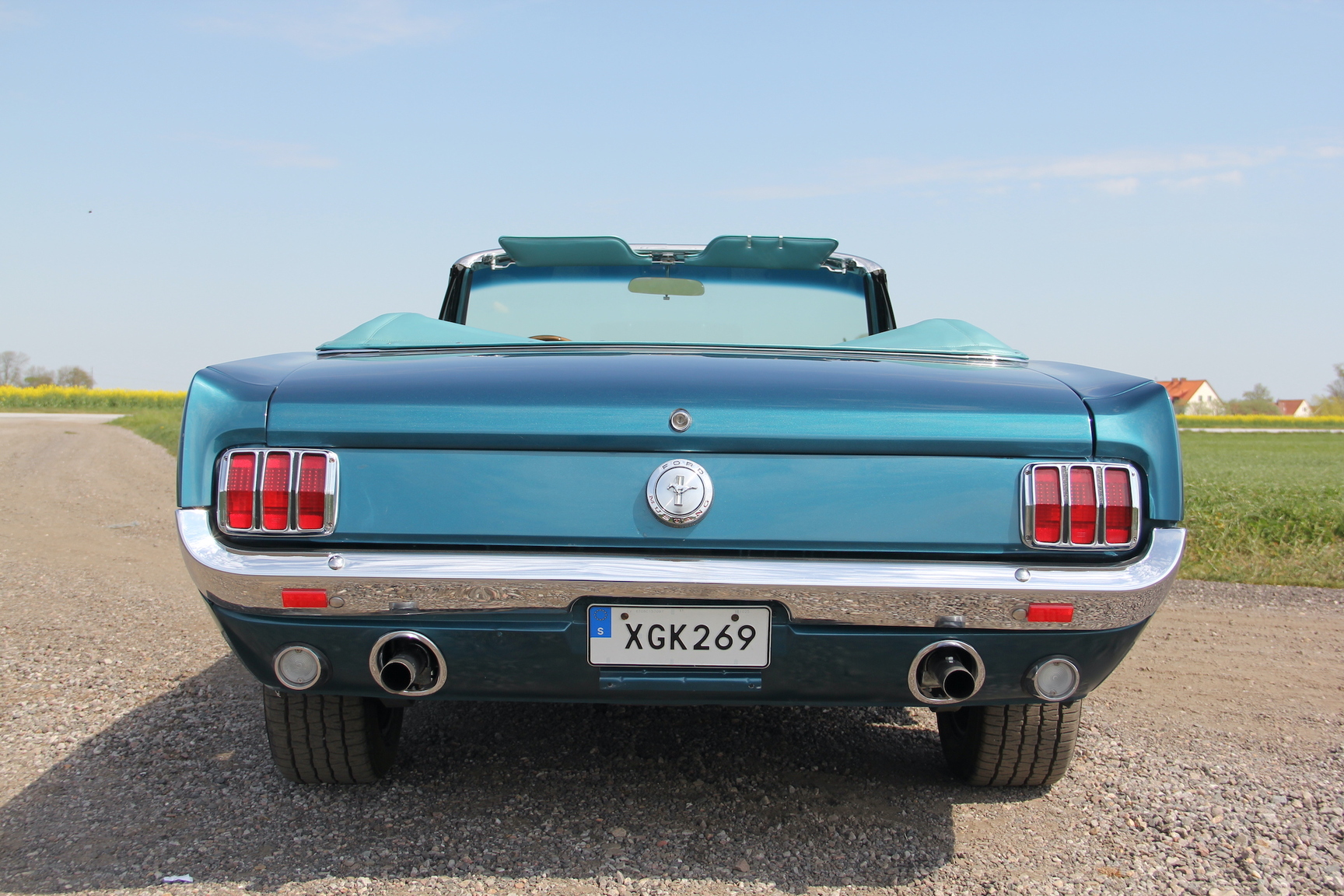 Exteriörbild på 1966 Ford Mustang 289 Cabriolet (4)