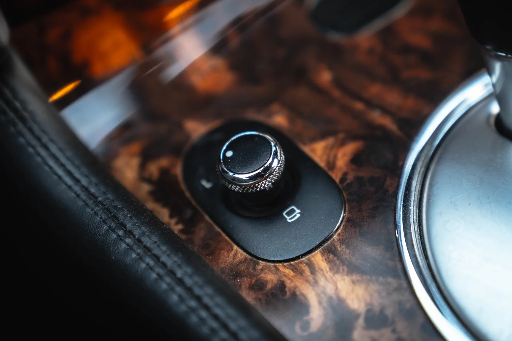 Innenraumfoto von 2007 Bentley Continental GTC (27)