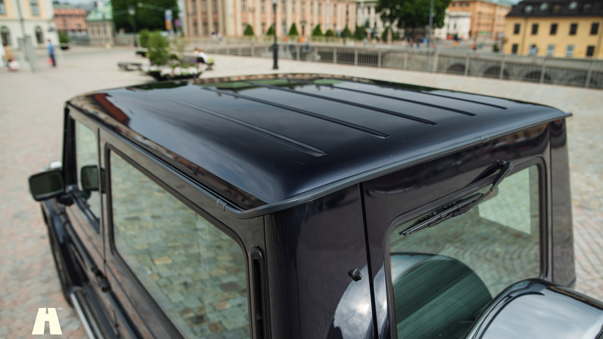 Exterior image of 2004 Mercedes-Benz G400 (KORT)