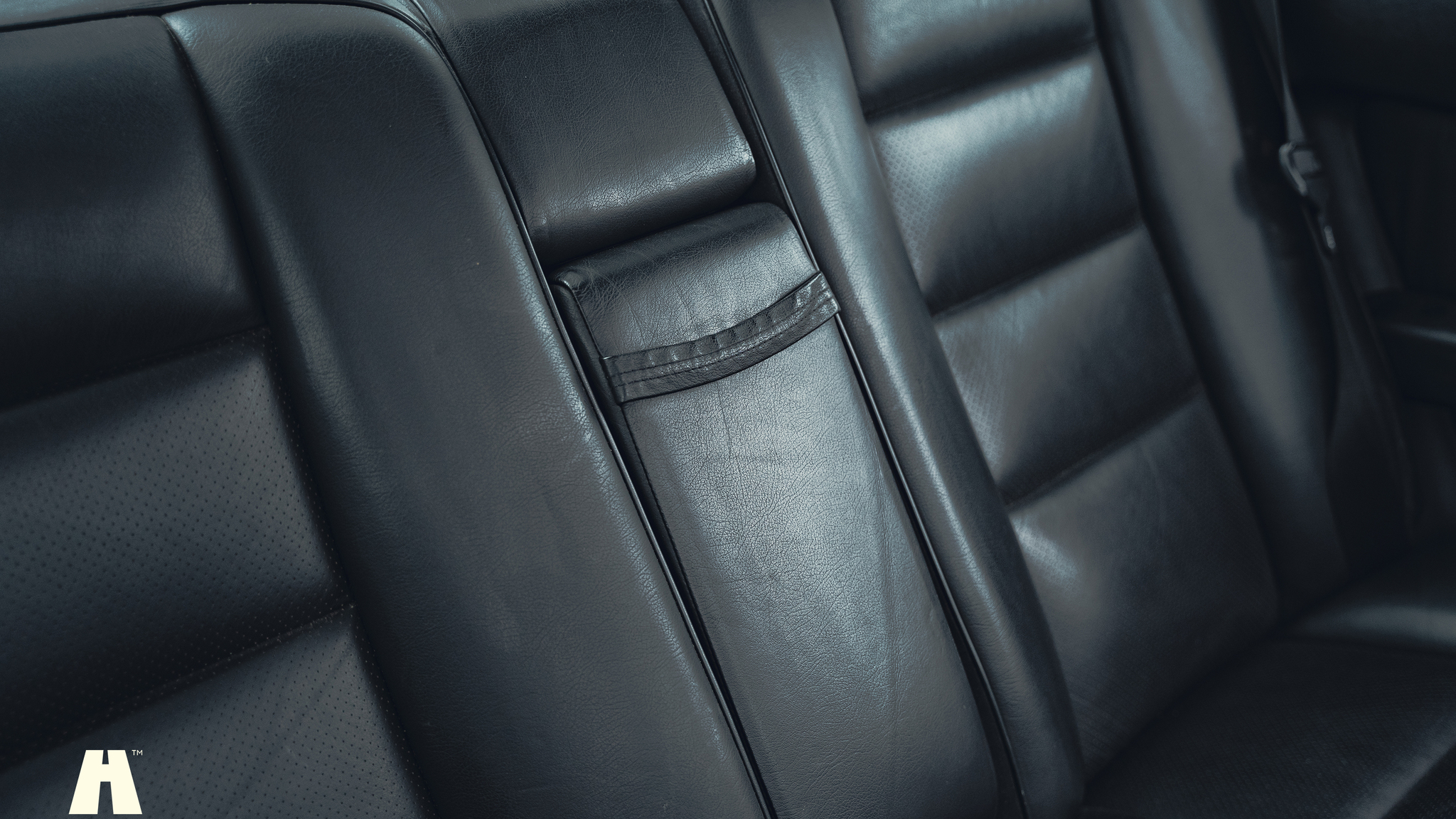 Innenraumfoto von 1990 Mercedes 300 CE-24 (43)